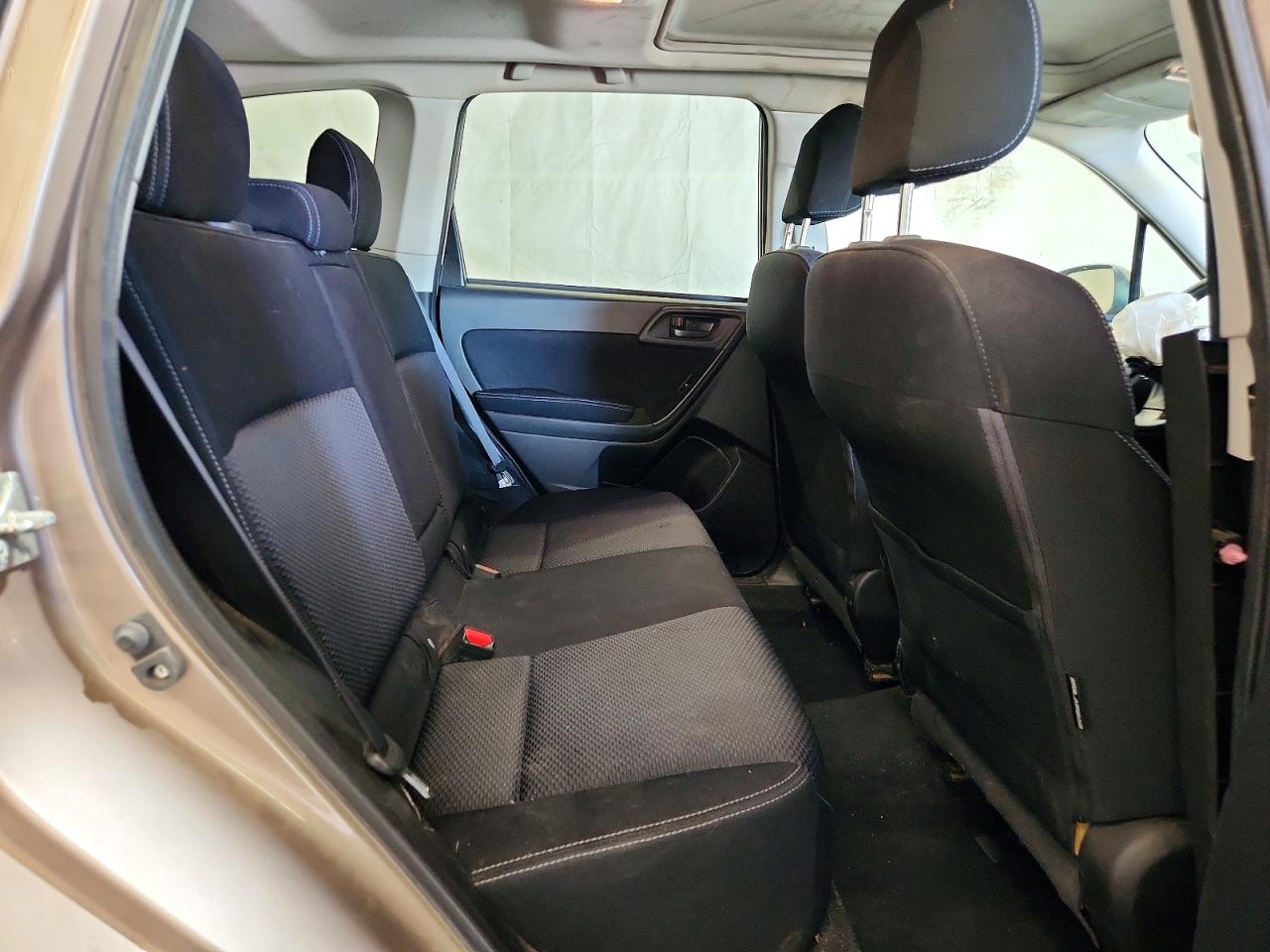 2015 Subaru Forester 2.5i Premium Tan vin: JF2SJADC5FH449346