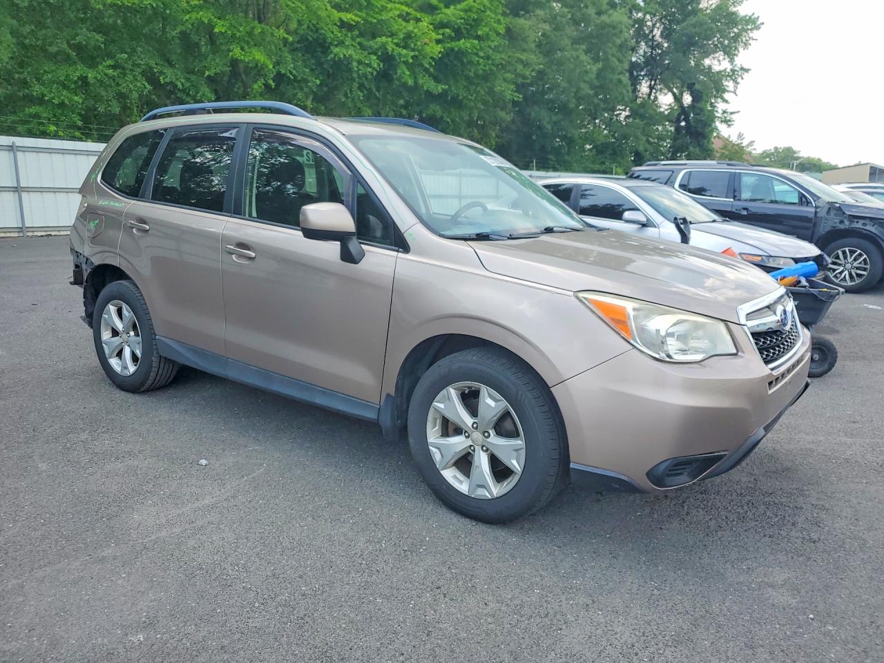 2015 Subaru Forester 2.5i Premium Желто-коричневый vin: JF2SJADC5FH460640
