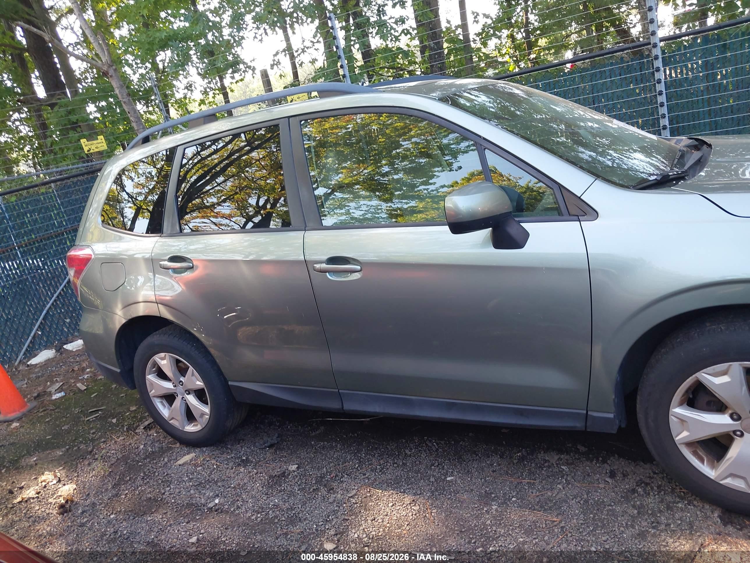 2015 Subaru Forester 2.5i Premium Green vin: JF2SJADC5FH480659