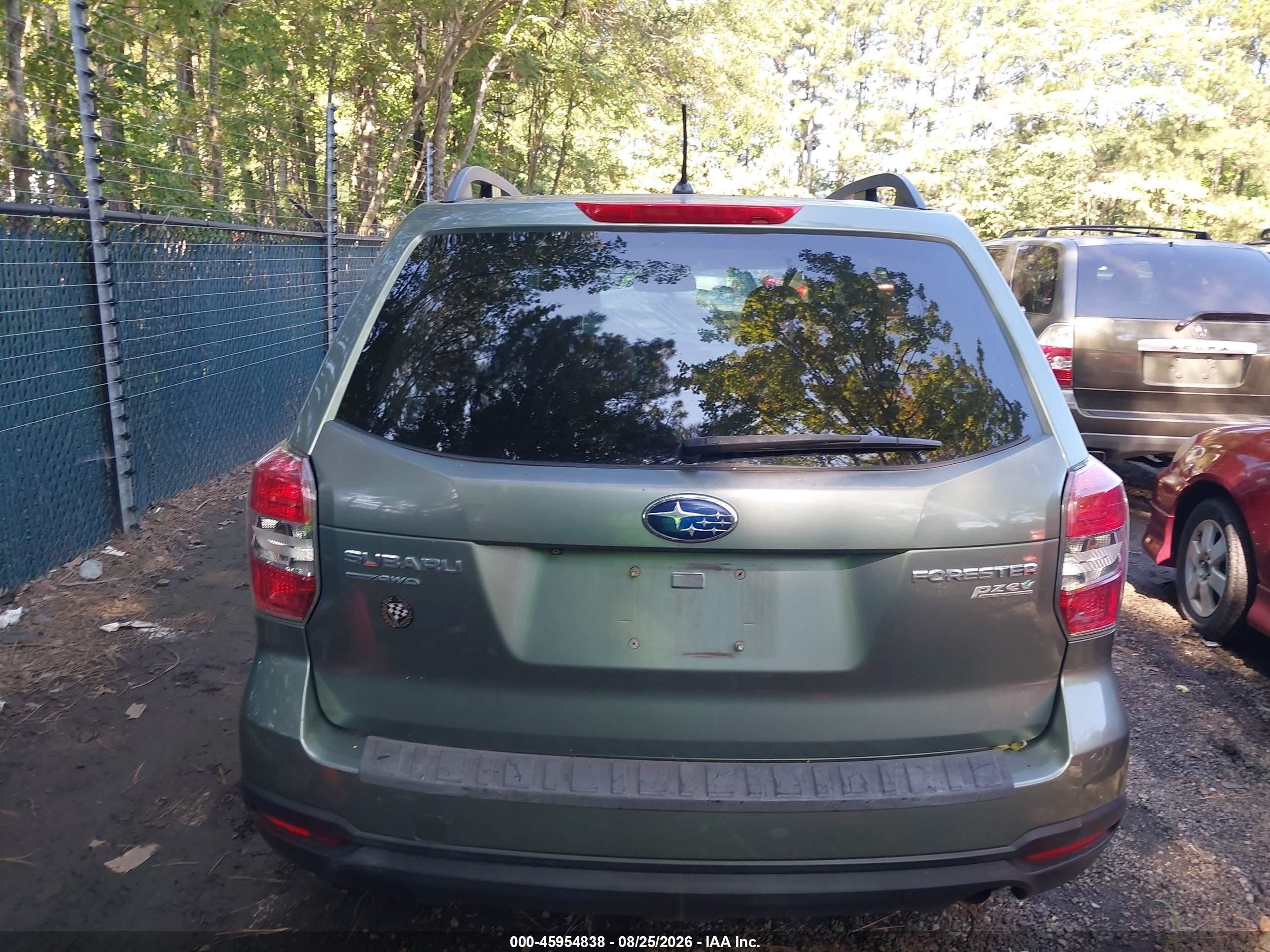 2015 Subaru Forester 2.5i Premium Green vin: JF2SJADC5FH480659