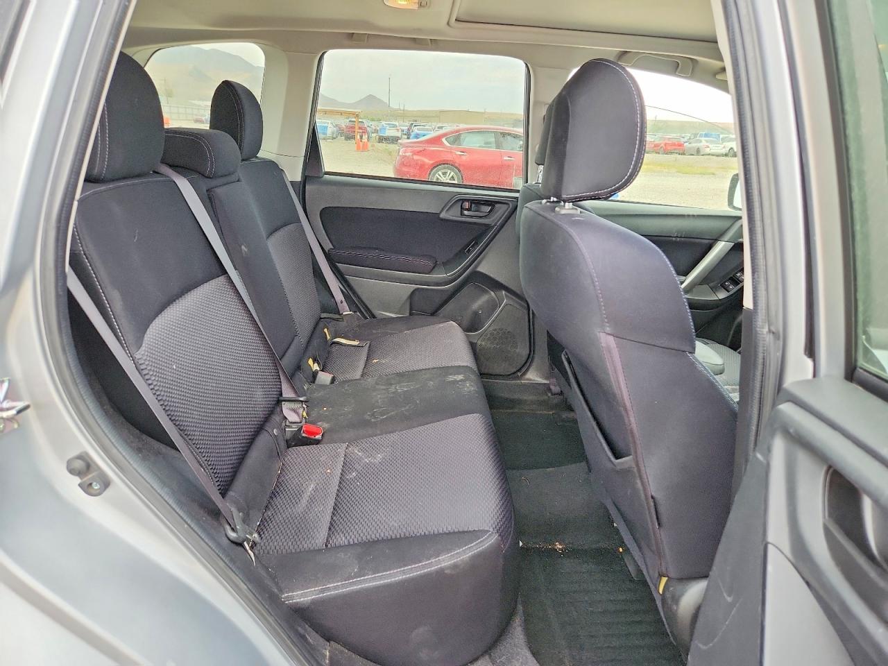 2015 Subaru Forester 2.5i Premium Серебряный vin: JF2SJADC5FH571821