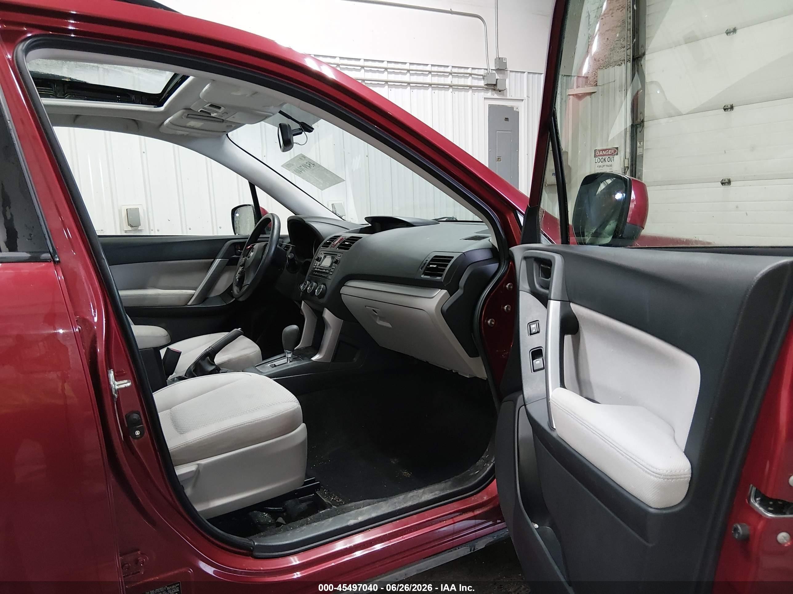 2015 Subaru Forester 2.5i Premium Red vin: JF2SJADC5FH576677