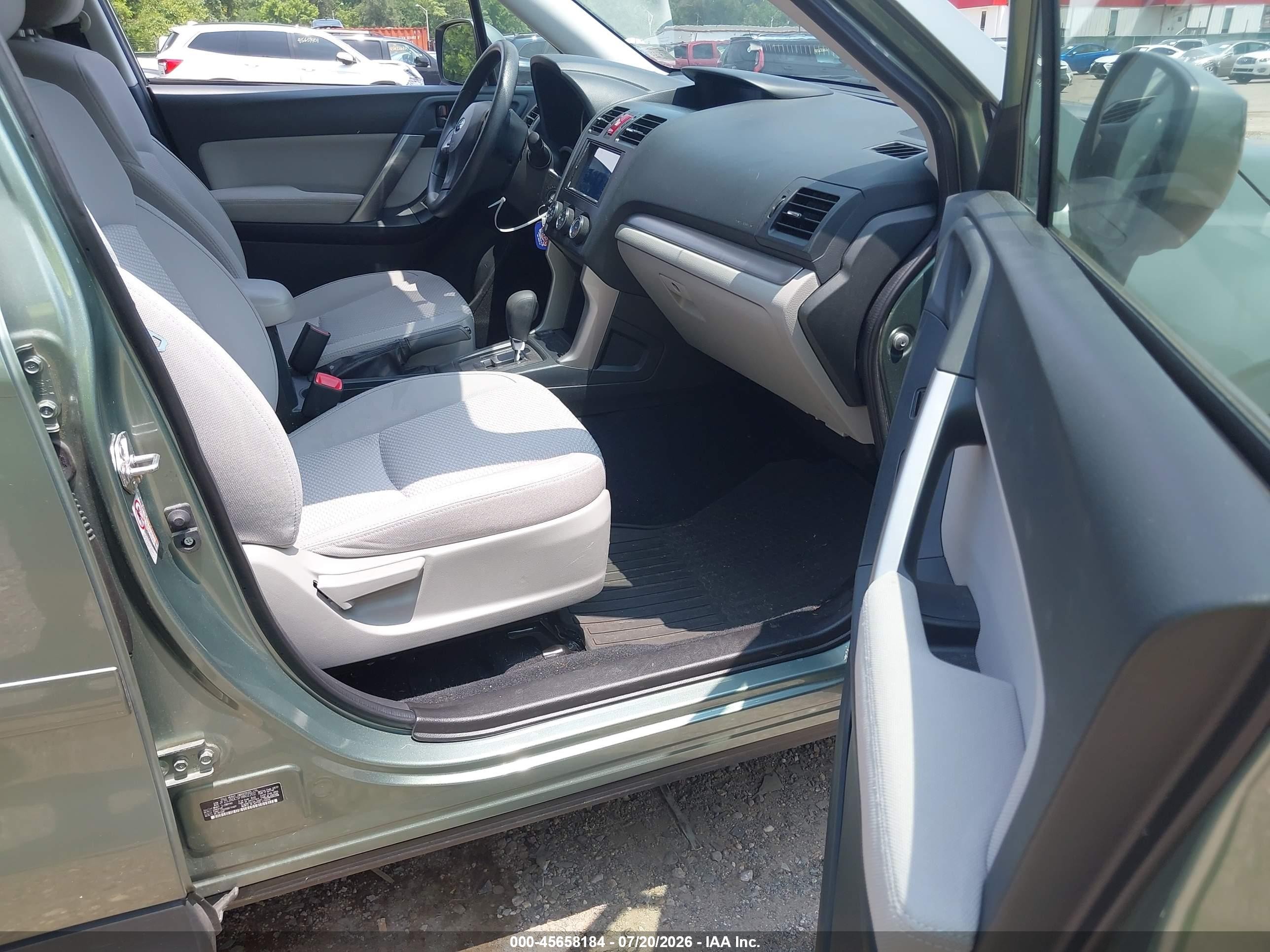 2015 Subaru Forester 2.5i Premium Gray vin: JF2SJADC5FH802202