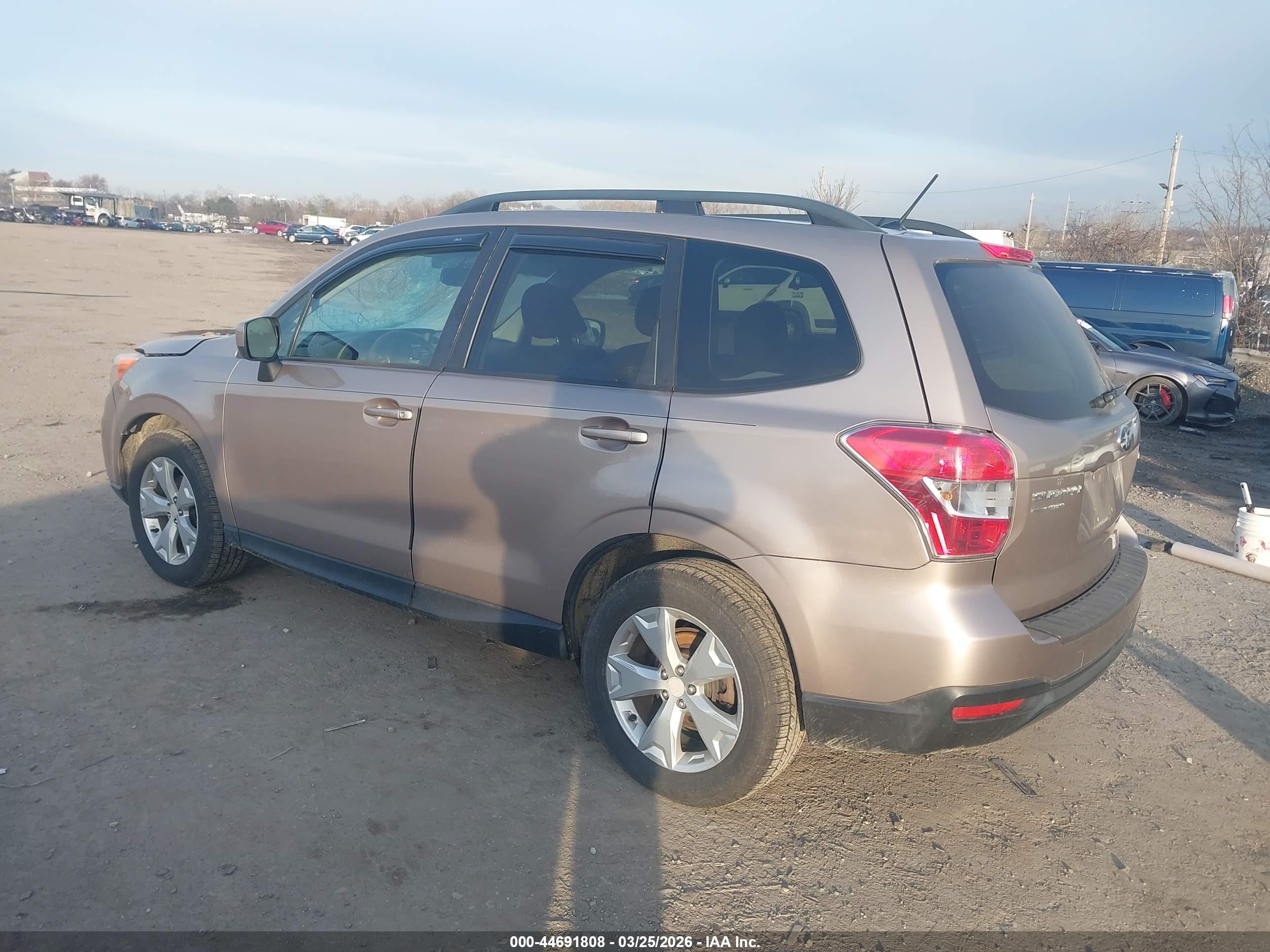 2015 Subaru Forester 2.5i Premium Gold vin: JF2SJADC5FH807741