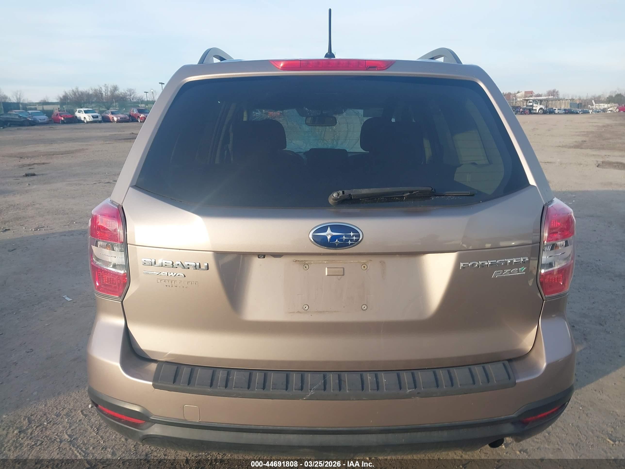 2015 Subaru Forester 2.5i Premium Gold vin: JF2SJADC5FH807741