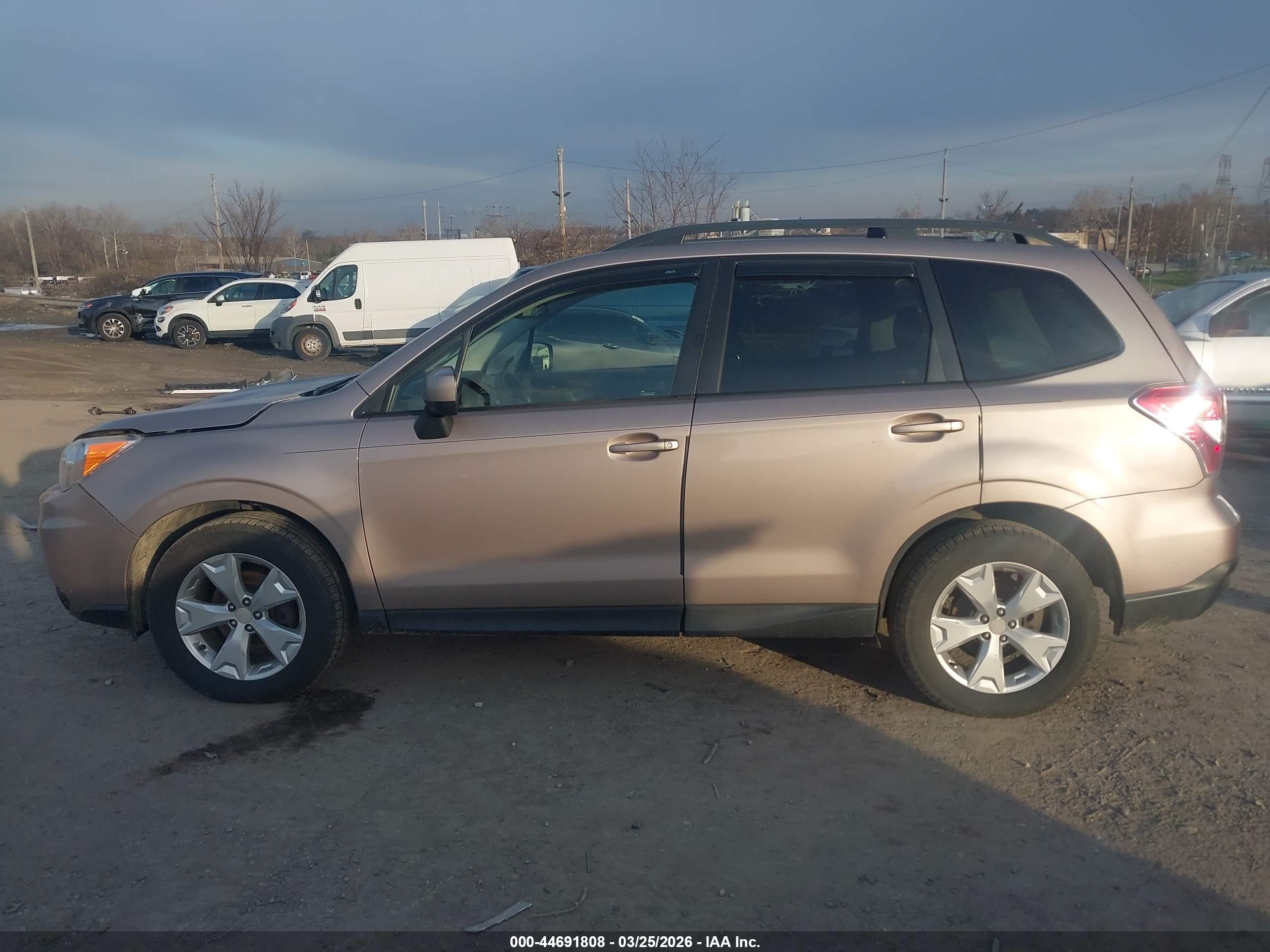 2015 Subaru Forester 2.5i Premium Gold vin: JF2SJADC5FH807741