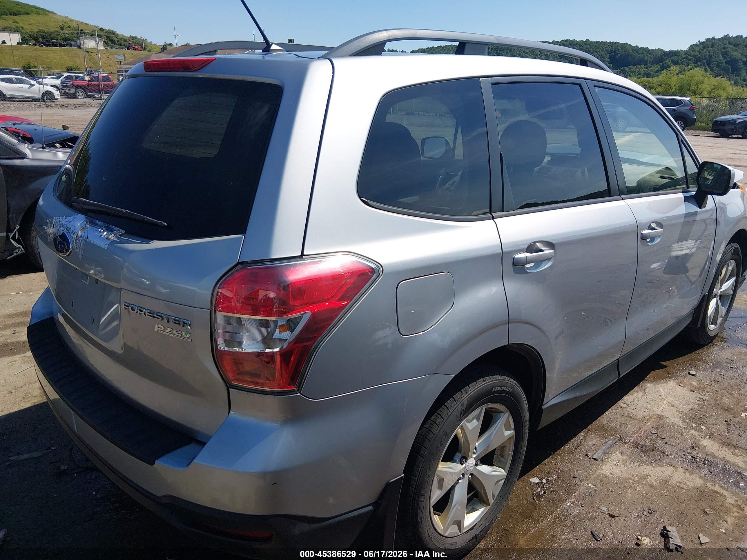 2015 Subaru Forester 2.5i Premium Silver vin: JF2SJADC5FH817220