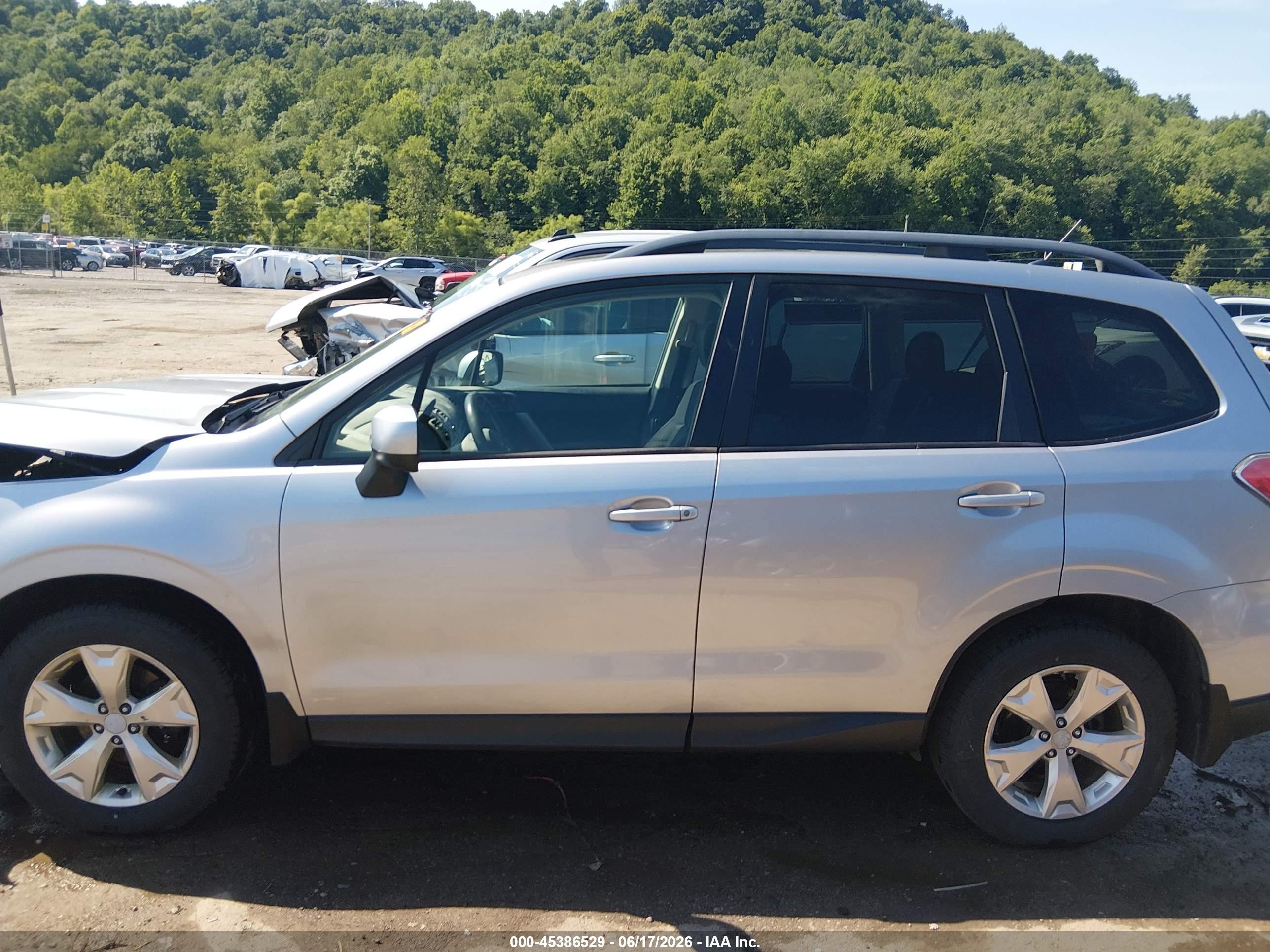 2015 Subaru Forester 2.5i Premium Silver vin: JF2SJADC5FH817220