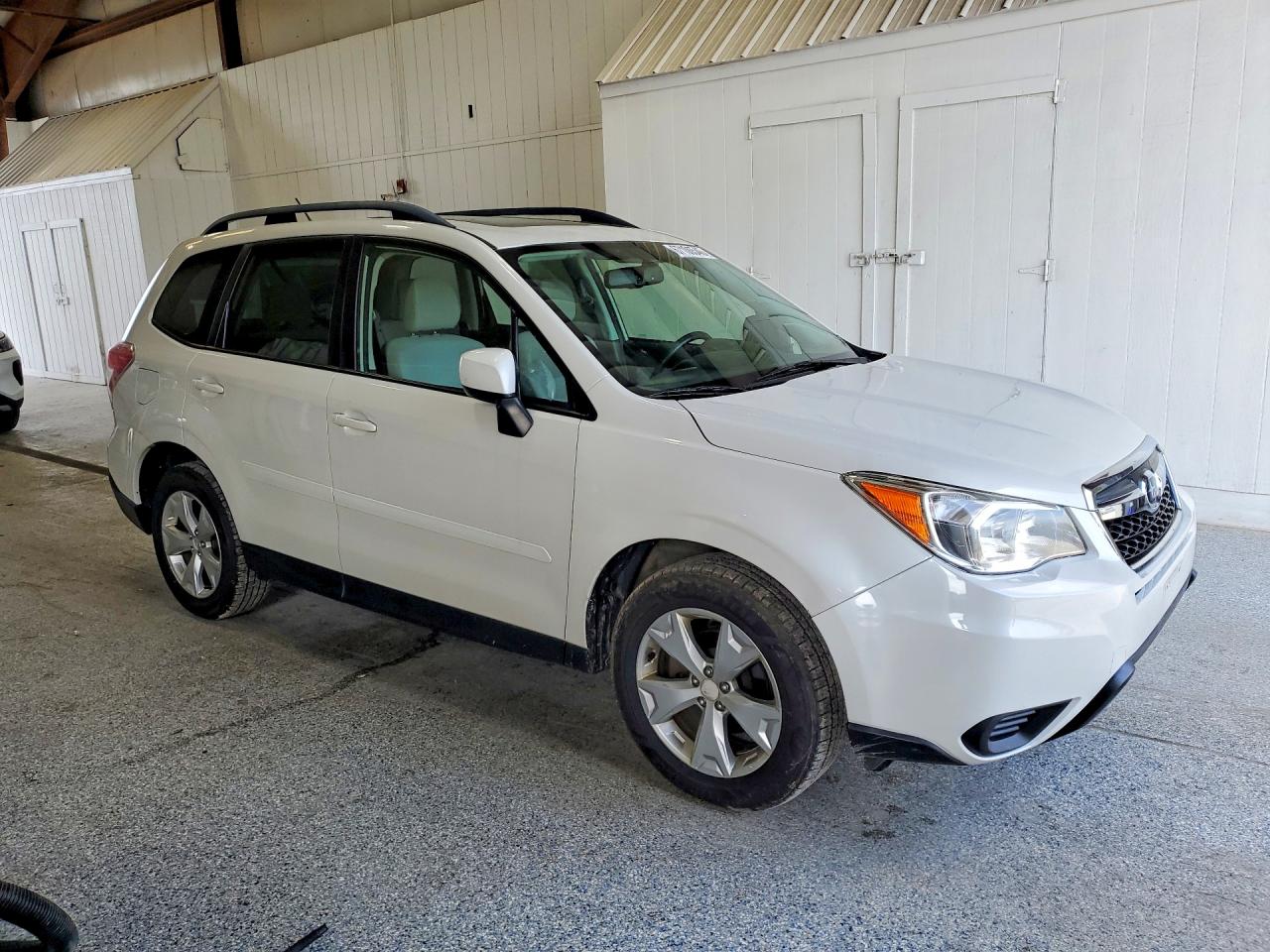 2015 Subaru Forester 2.5i Premium White vin: JF2SJADC5FH818576