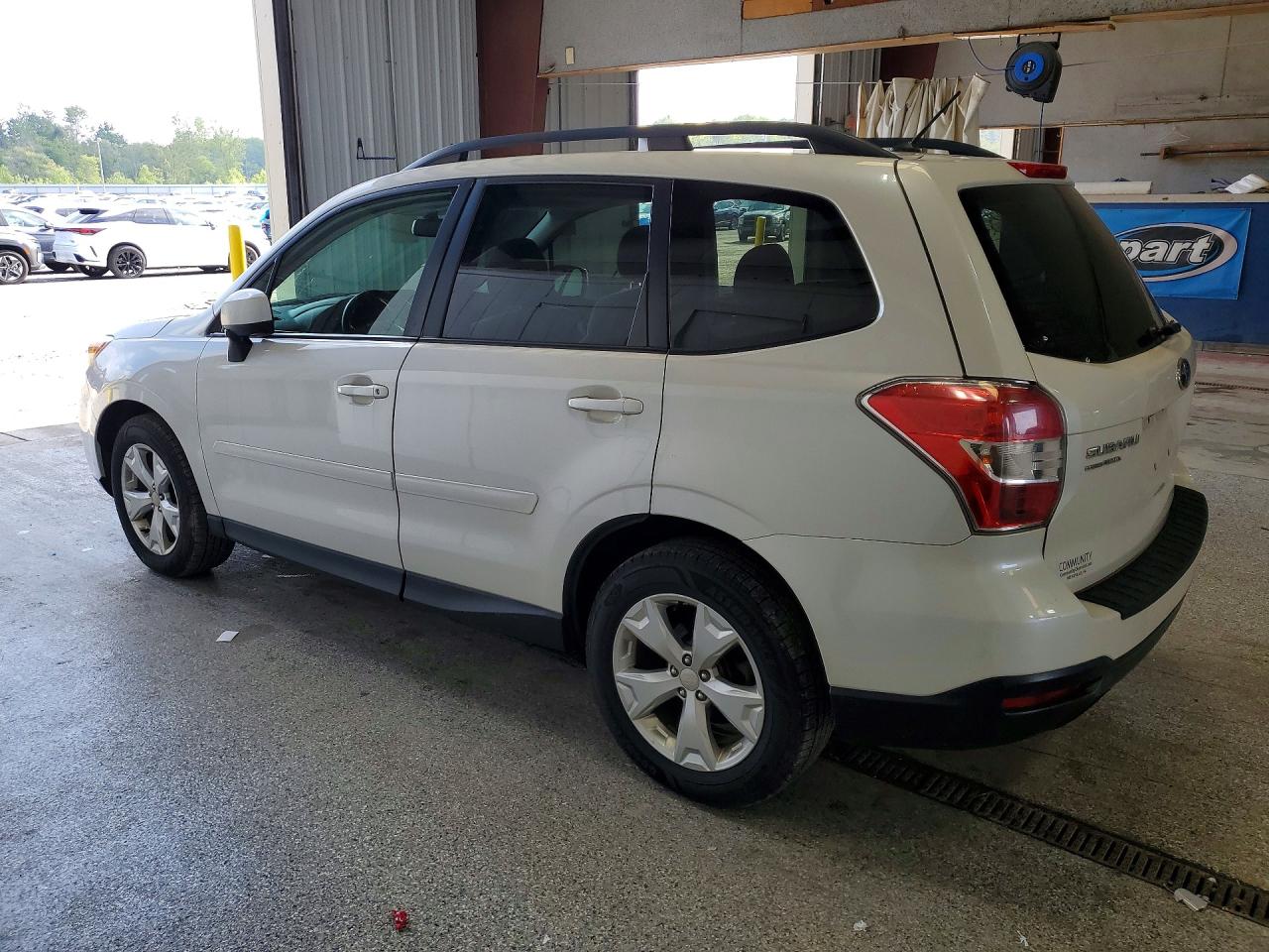 2015 Subaru Forester 2.5i Premium White vin: JF2SJADC5FH818576