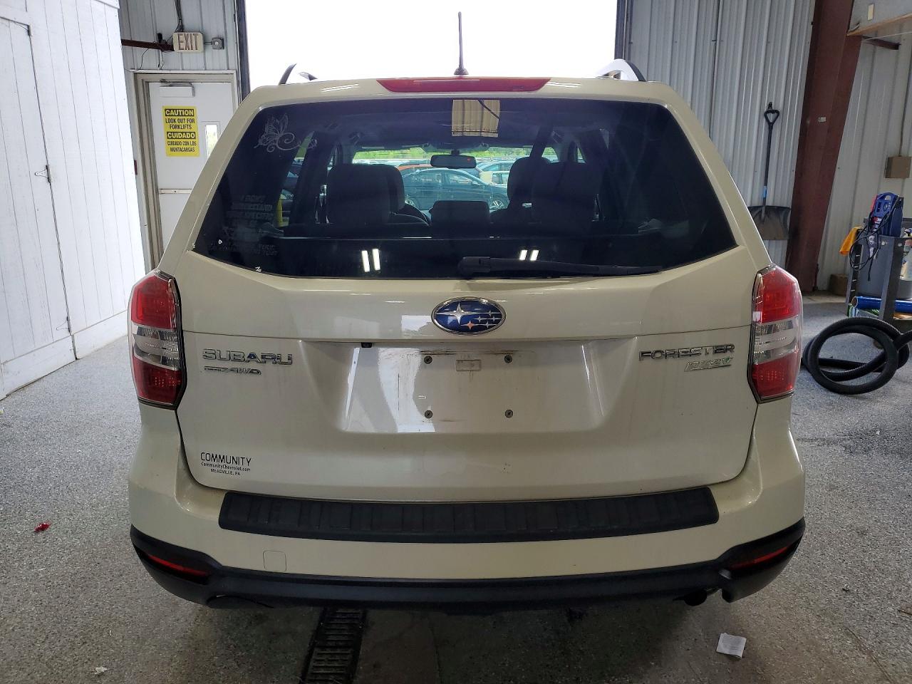 2015 Subaru Forester 2.5i Premium White vin: JF2SJADC5FH818576