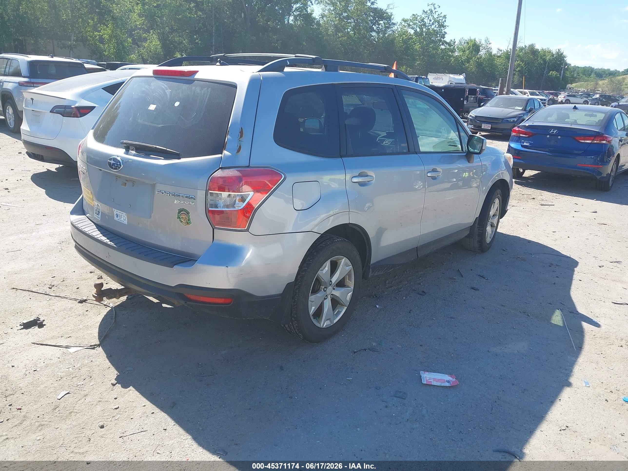 2015 Subaru Forester 2.5i Premium Silver vin: JF2SJADC6FG560123