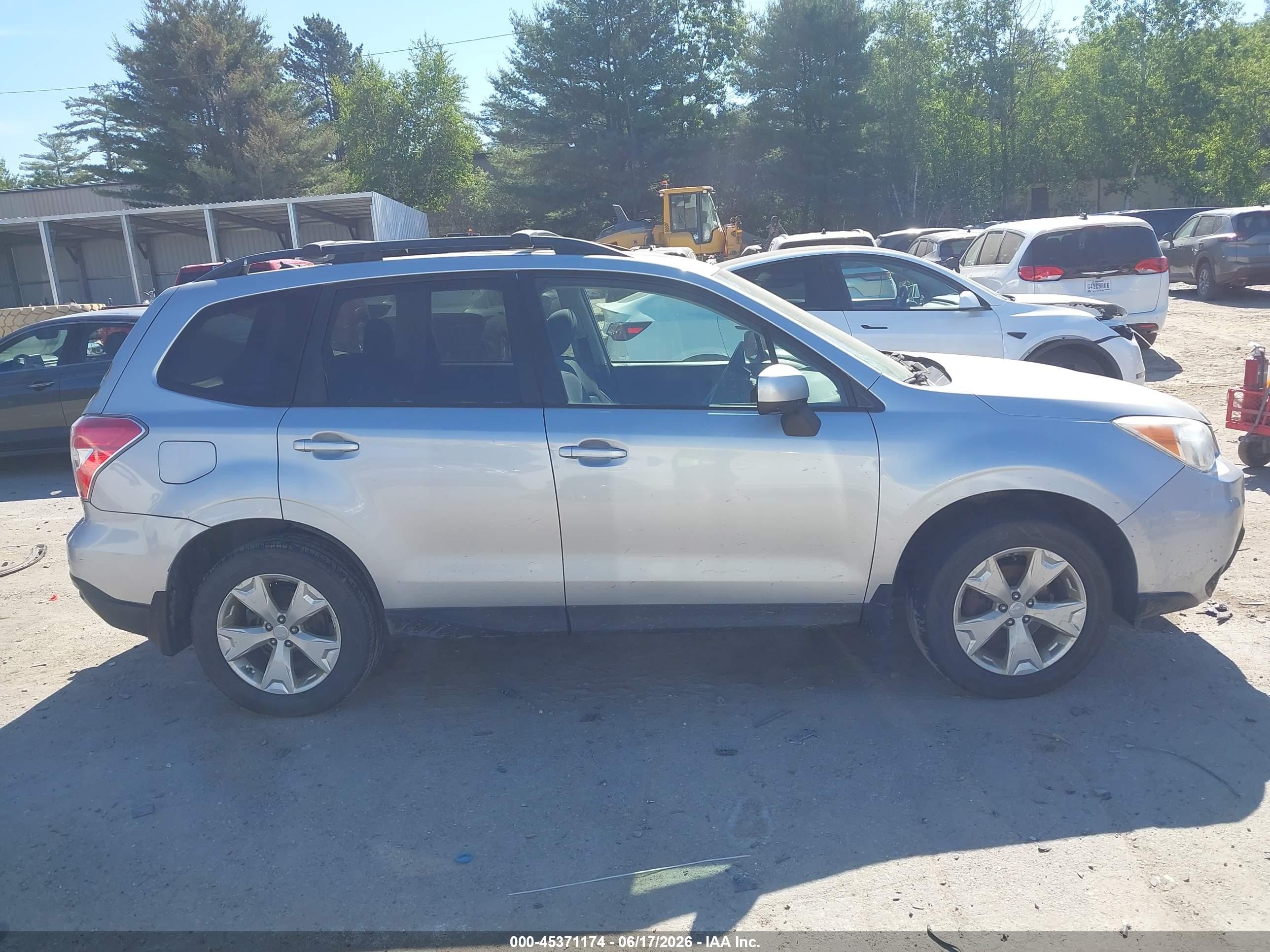 2015 Subaru Forester 2.5i Premium Silver vin: JF2SJADC6FG560123