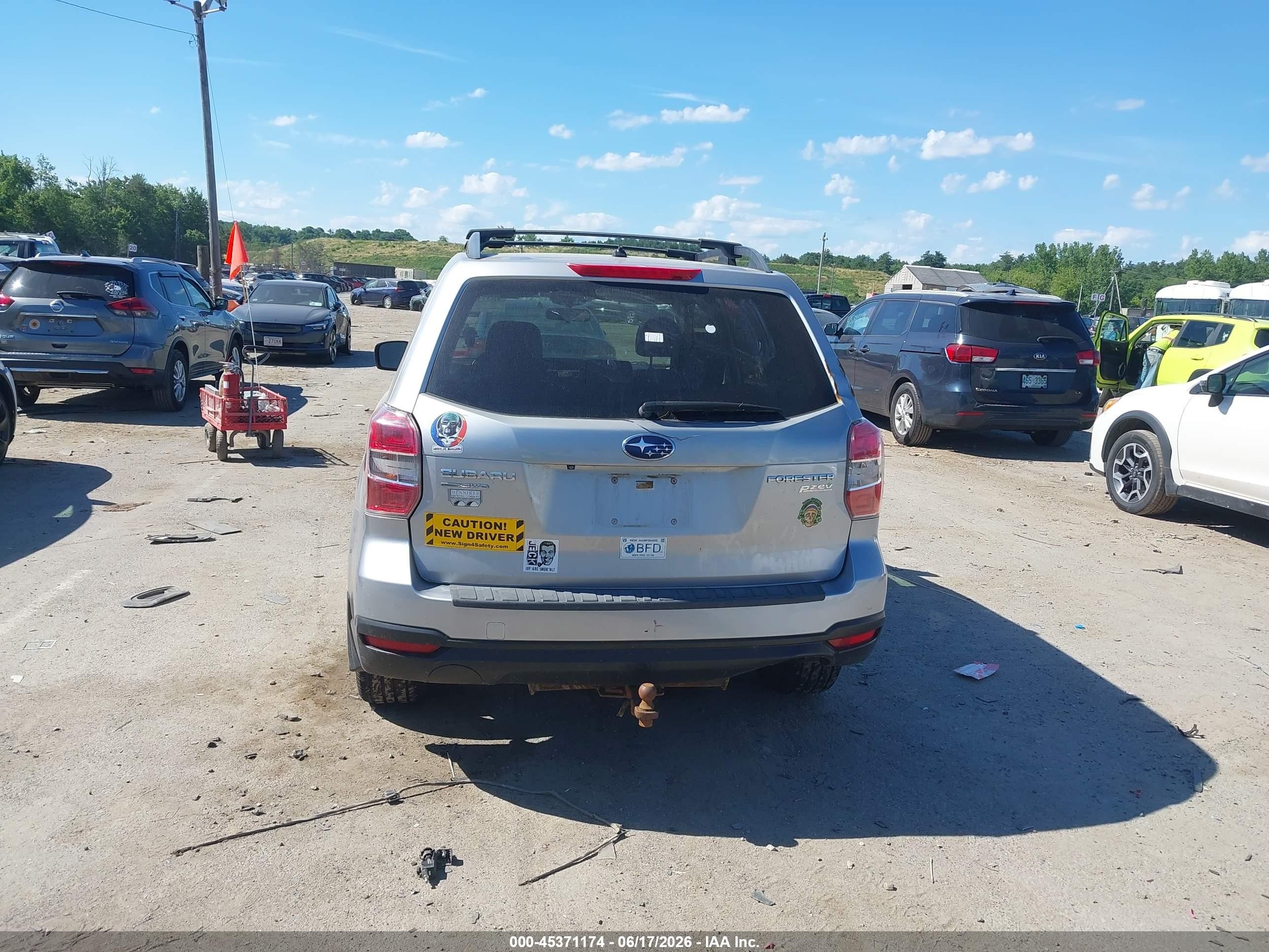2015 Subaru Forester 2.5i Premium Silver vin: JF2SJADC6FG560123