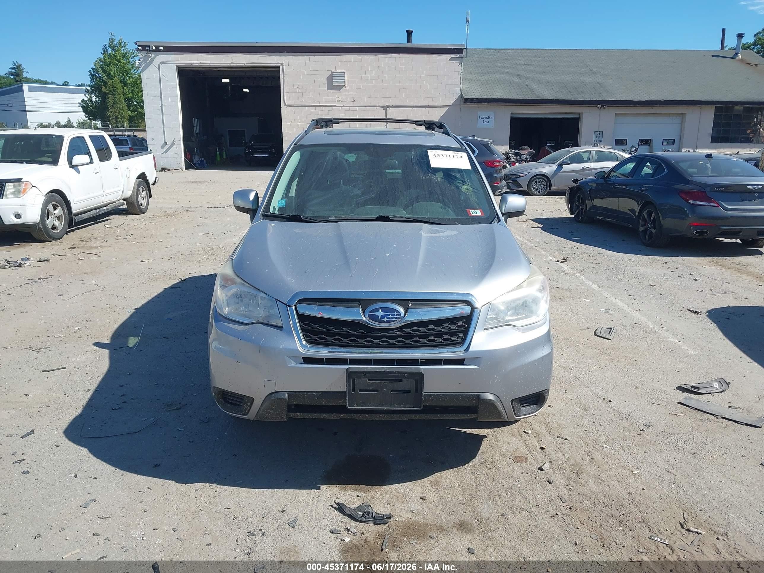 2015 Subaru Forester 2.5i Premium Silver vin: JF2SJADC6FG560123