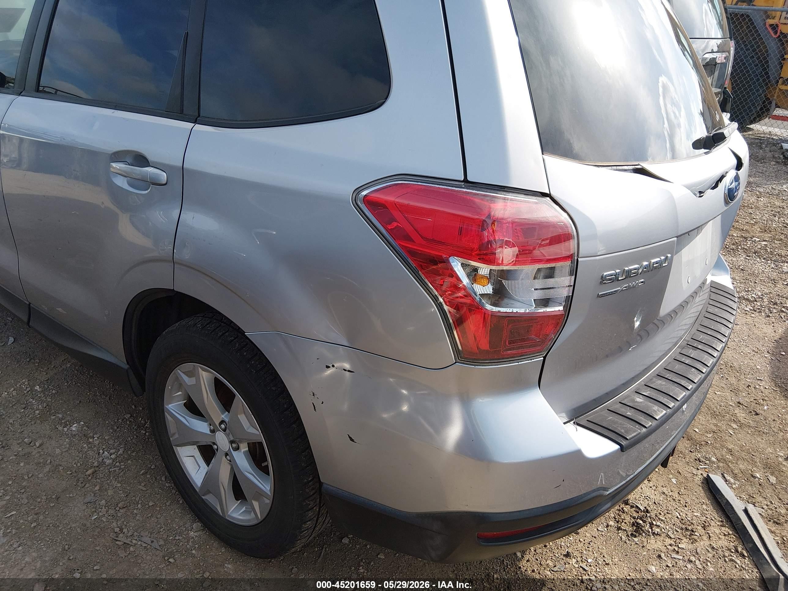 2015 Subaru Forester 2.5i Premium Silver vin: JF2SJADC6FH400785