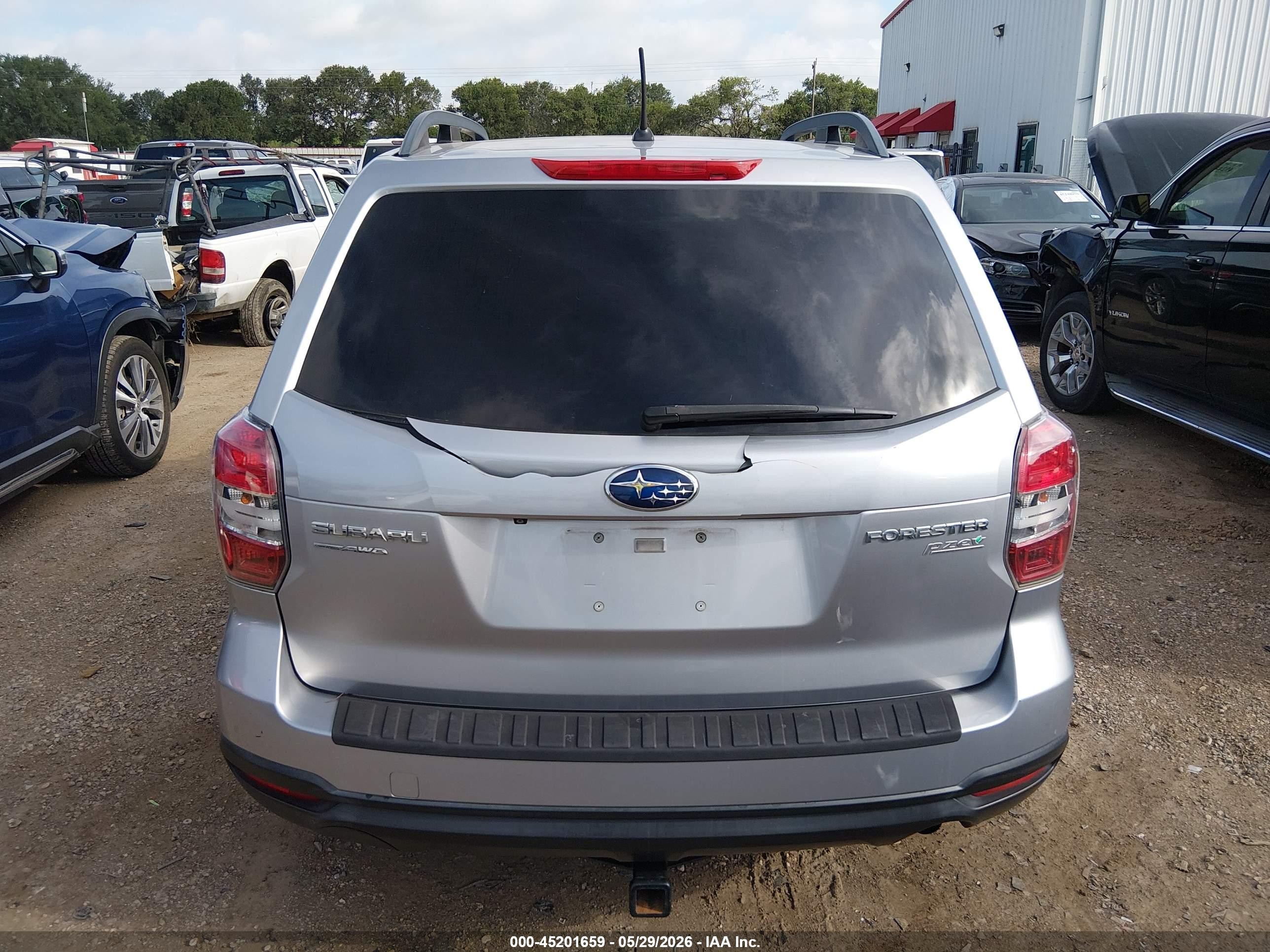 2015 Subaru Forester 2.5i Premium Silver vin: JF2SJADC6FH400785