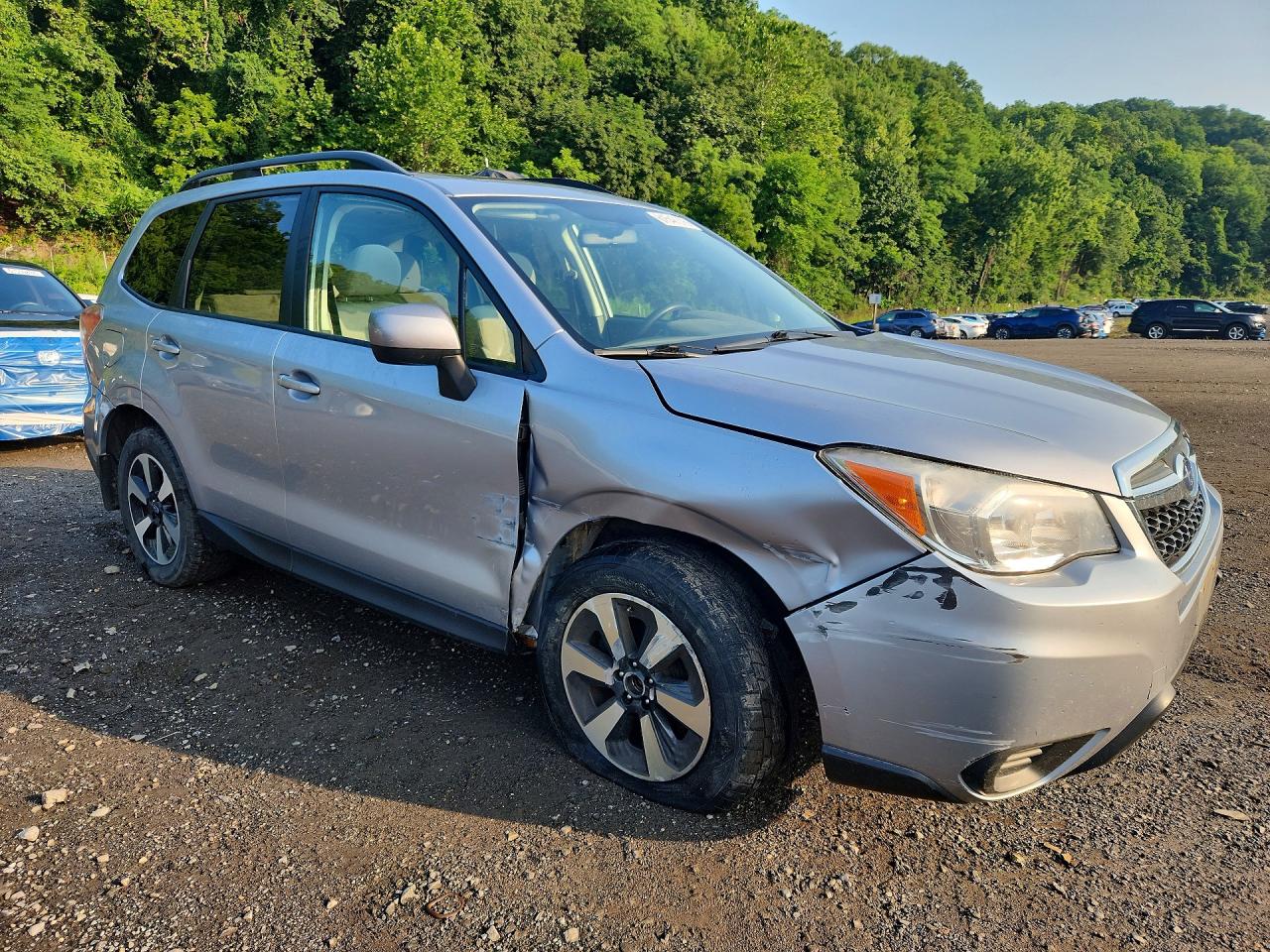 2015 Subaru Forester 2.5i Premium Silver vin: JF2SJADC6FH422835