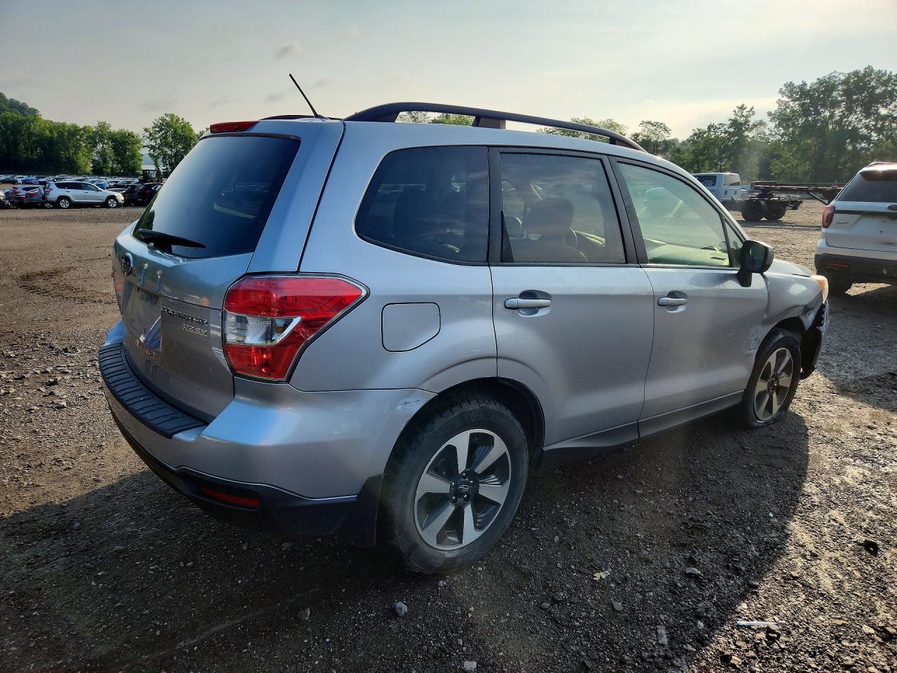 2015 Subaru Forester 2.5i Premium Silver vin: JF2SJADC6FH422835