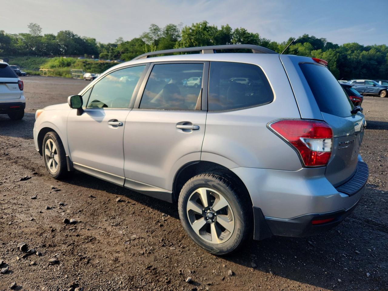 2015 Subaru Forester 2.5i Premium Silver vin: JF2SJADC6FH422835