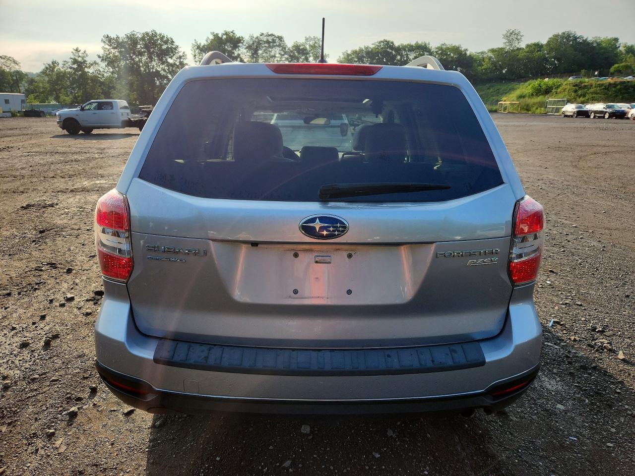 2015 Subaru Forester 2.5i Premium Silver vin: JF2SJADC6FH422835