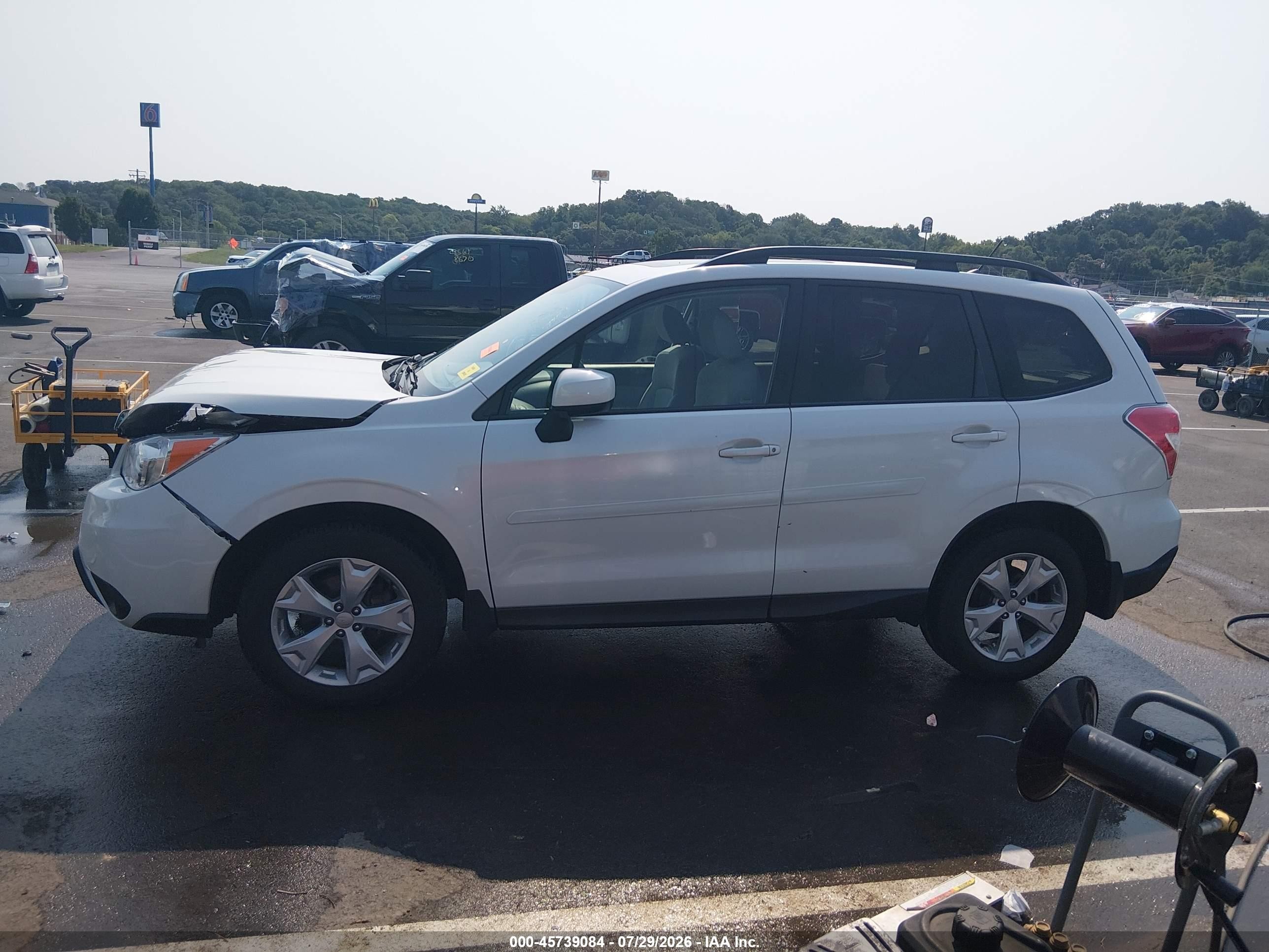 2015 Subaru Forester 2.5i Premium Белый vin: JF2SJADC6FH434645