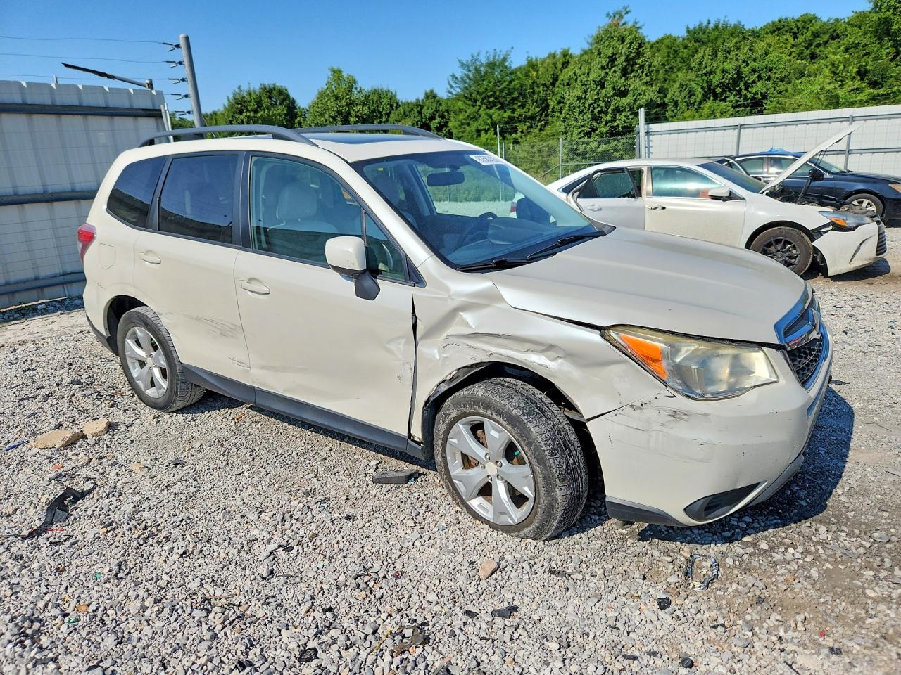 2015 Subaru Forester 2.5i Premium White vin: JF2SJADC6FH464034