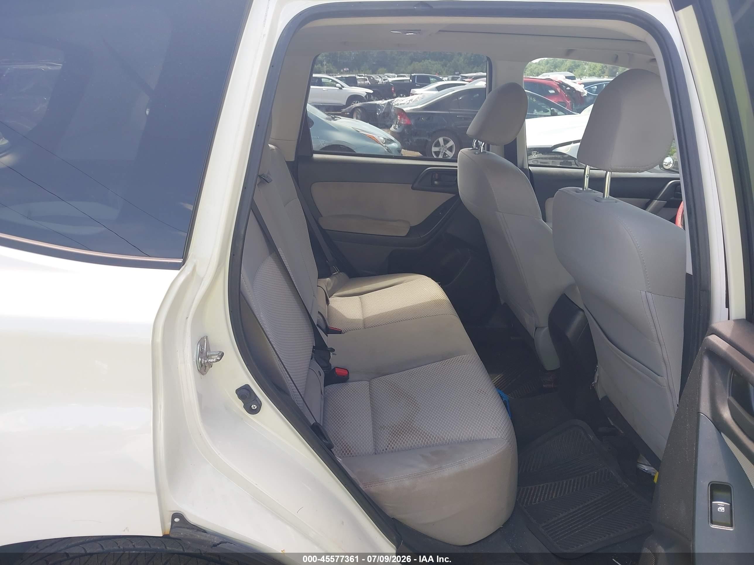 2015 Subaru Forester 2.5i Premium White vin: JF2SJADC6FH481531