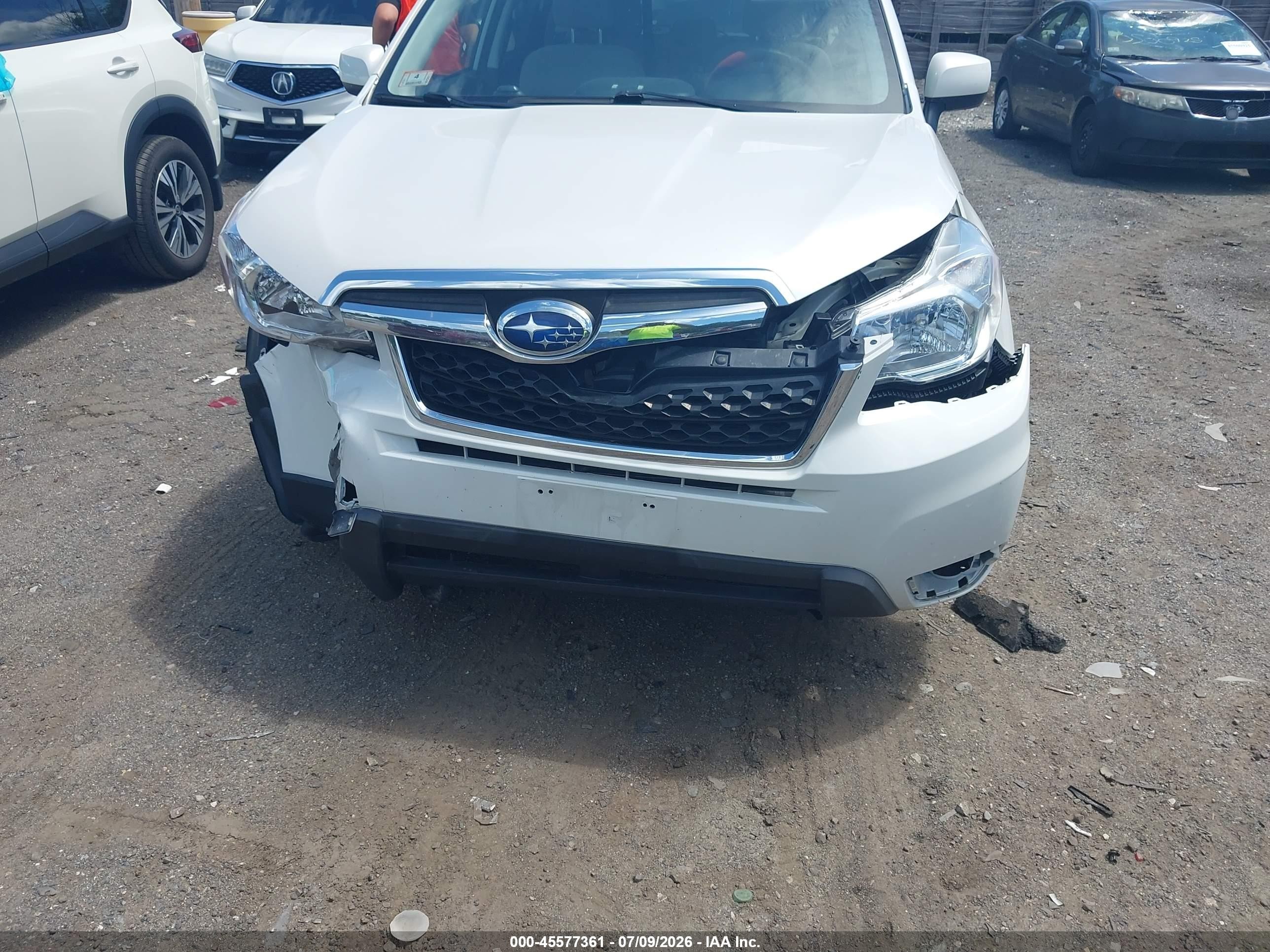2015 Subaru Forester 2.5i Premium White vin: JF2SJADC6FH481531