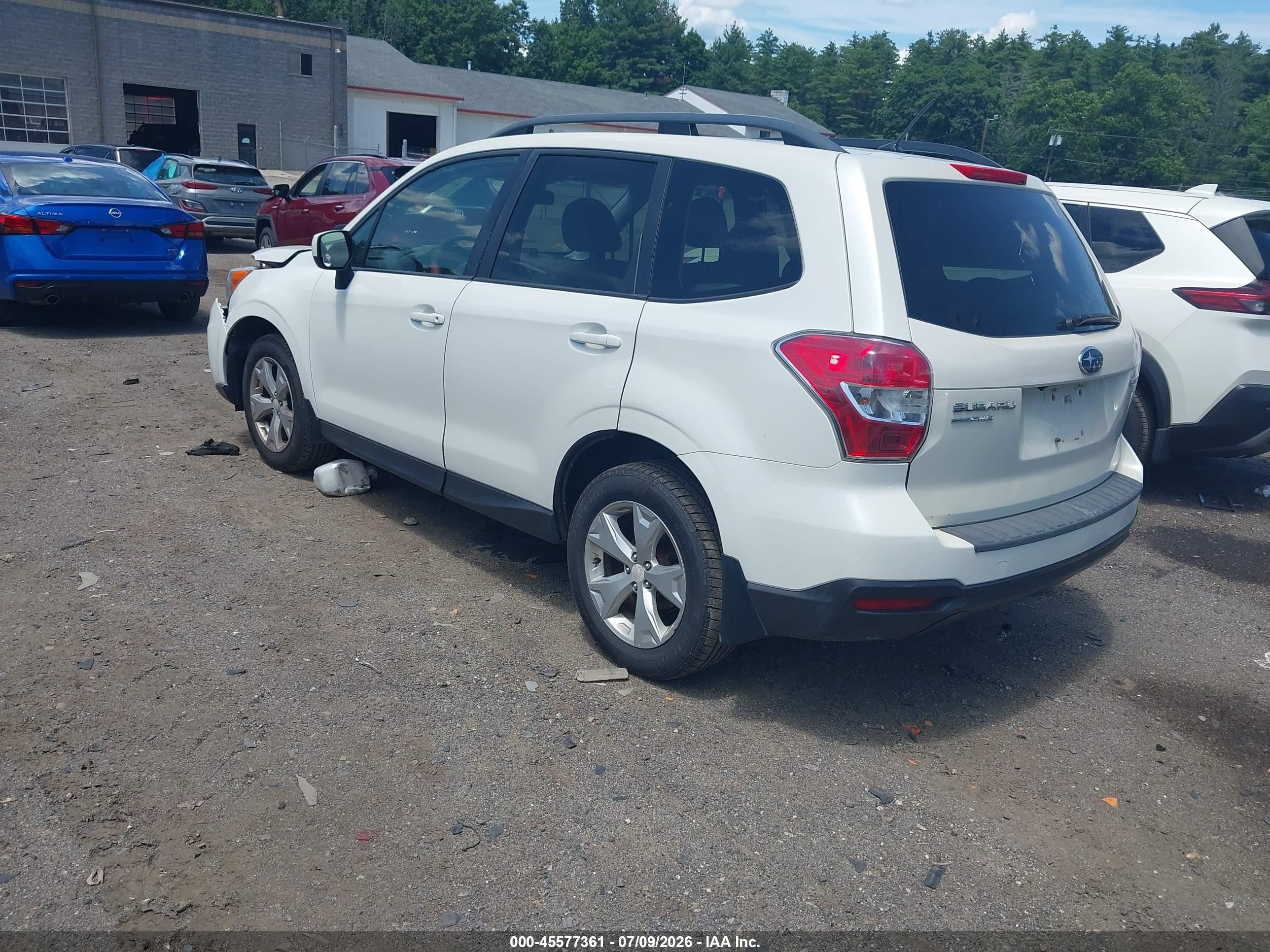 2015 Subaru Forester 2.5i Premium White vin: JF2SJADC6FH481531