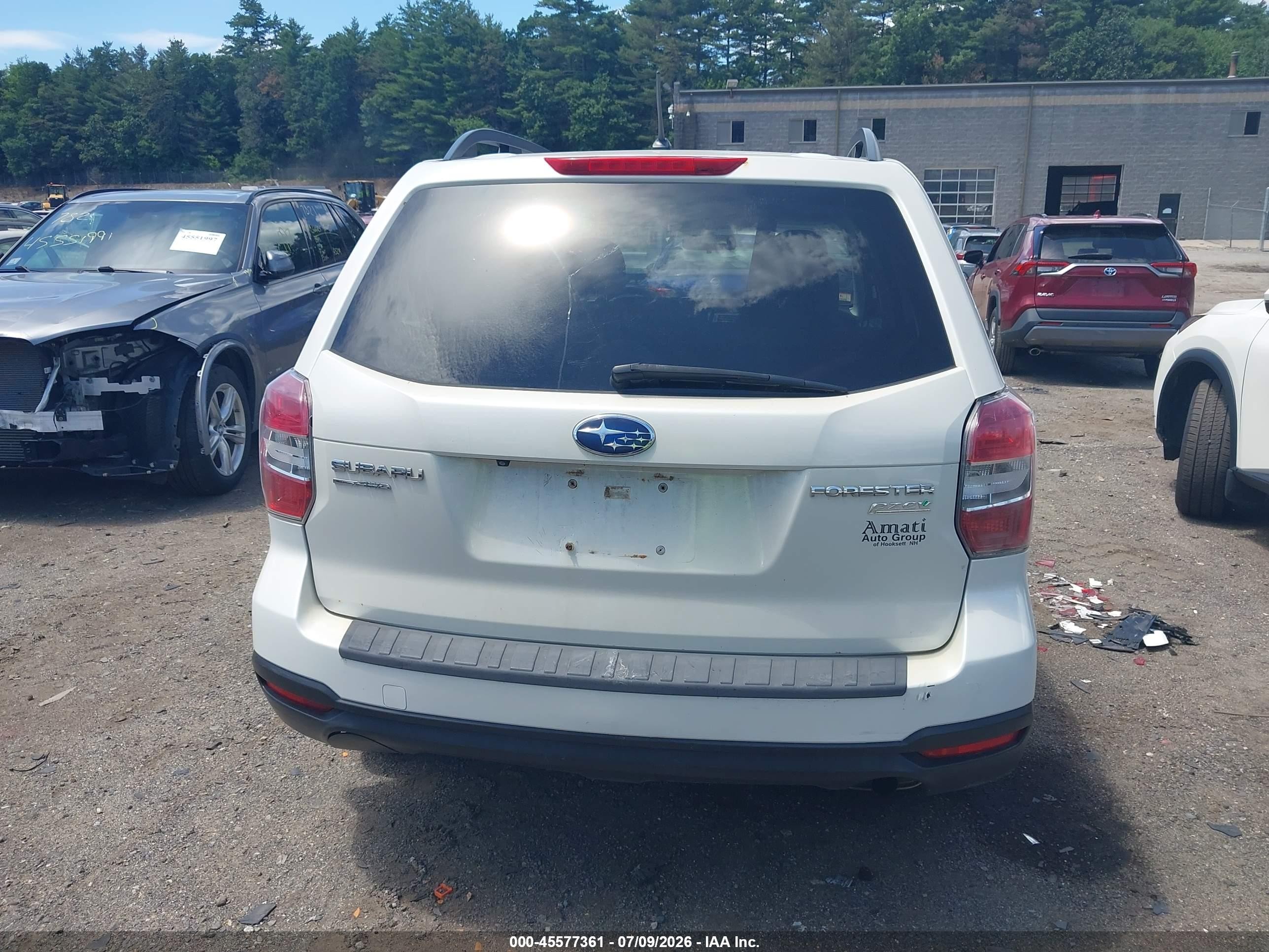2015 Subaru Forester 2.5i Premium White vin: JF2SJADC6FH481531
