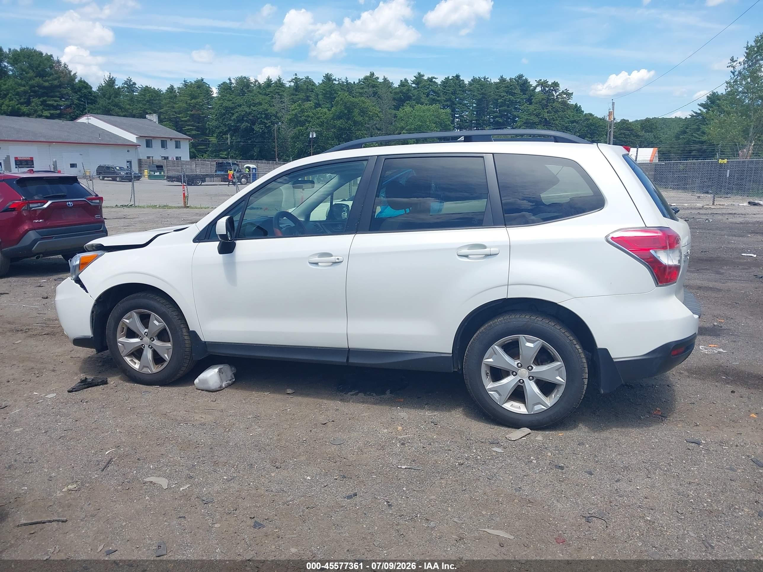 2015 Subaru Forester 2.5i Premium White vin: JF2SJADC6FH481531