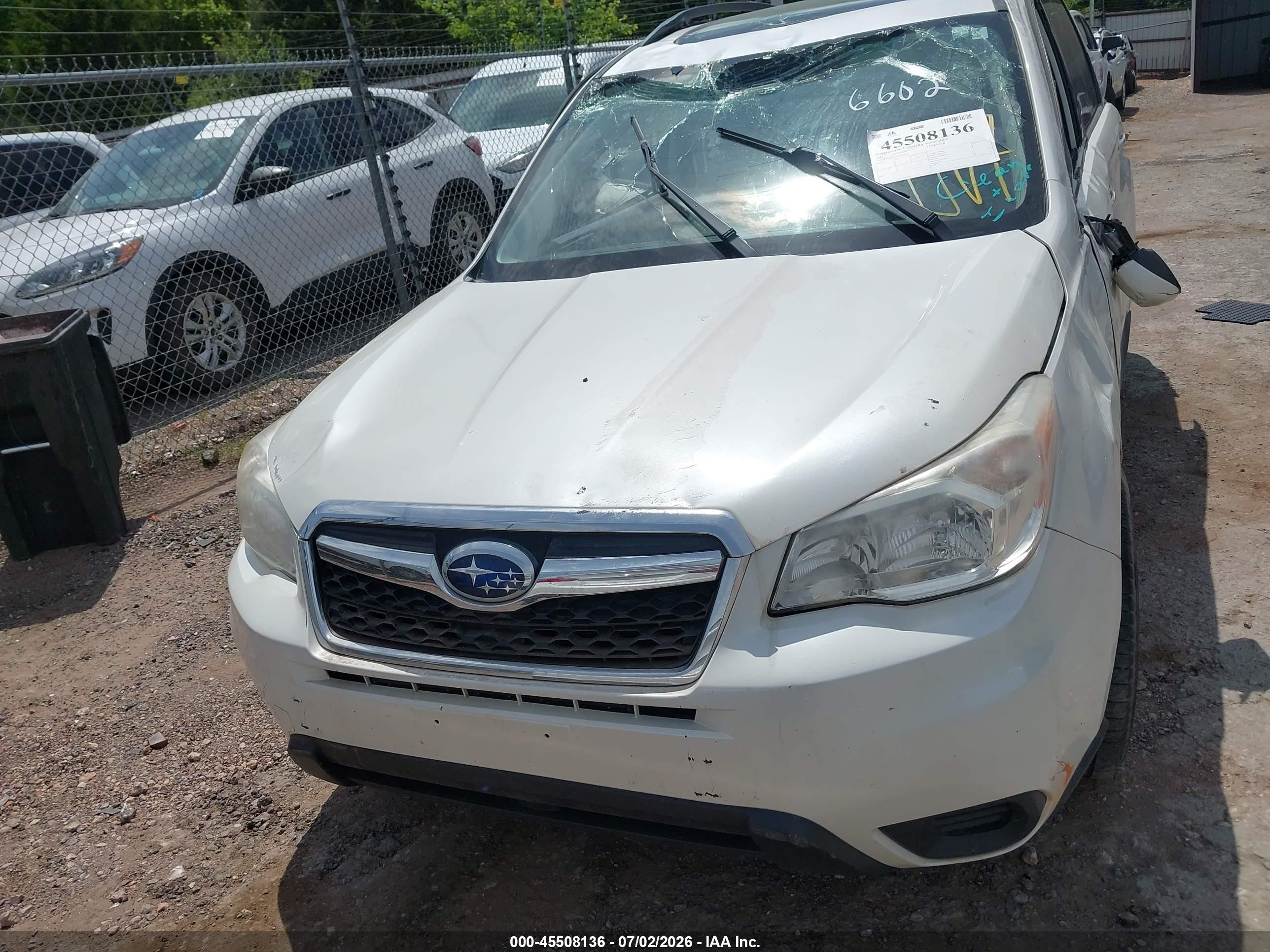 2015 Subaru Forester 2.5i Premium White vin: JF2SJADC6FH486602