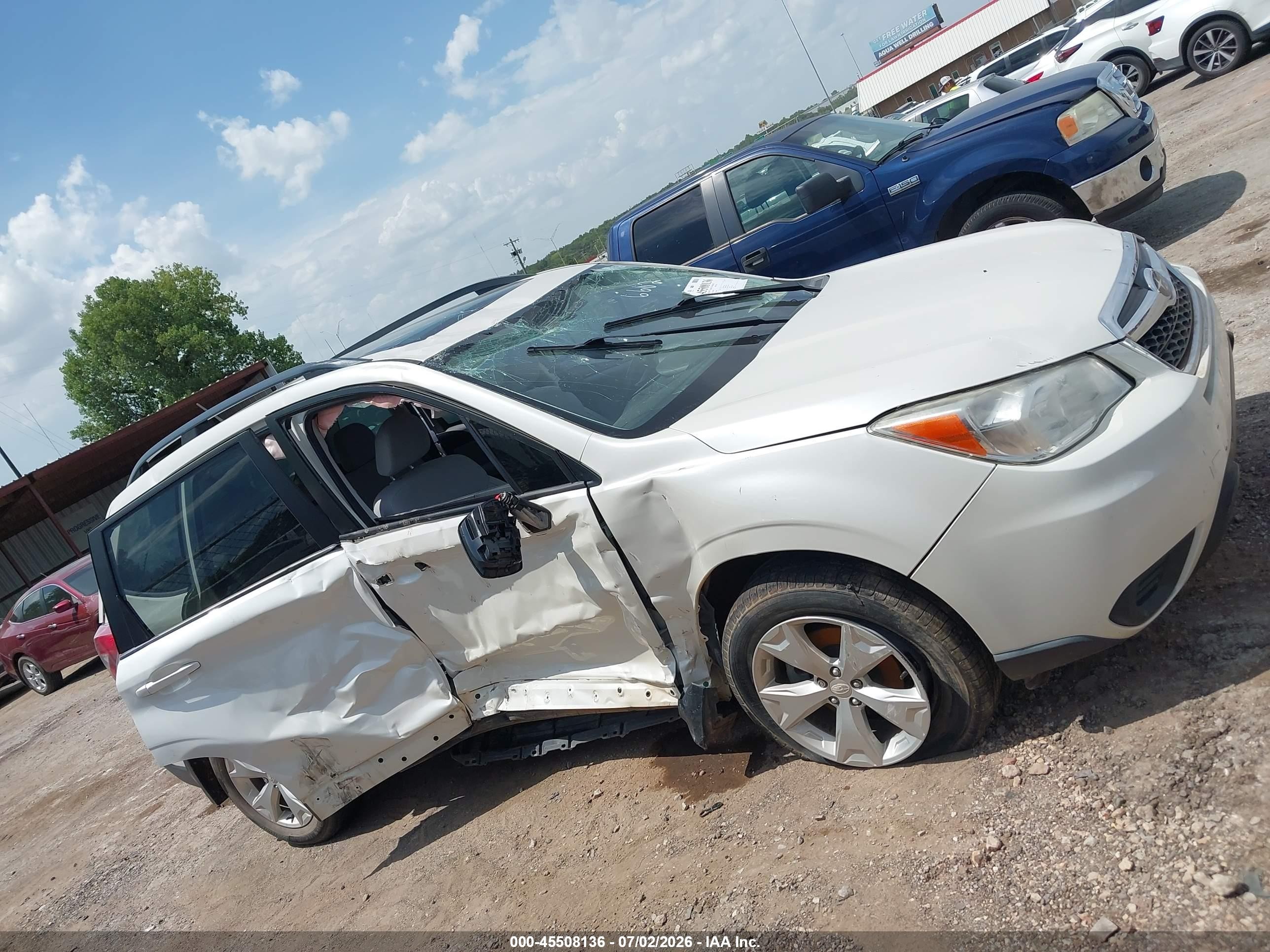 2015 Subaru Forester 2.5i Premium White vin: JF2SJADC6FH486602