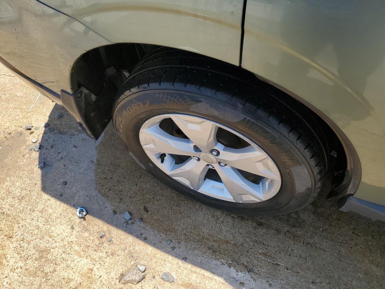 2015 Subaru Forester 2.5i Premium Green vin: JF2SJADC6FH505679 Damage: Right Rear Wheel, Curb Rash, 5 To 6 Inches