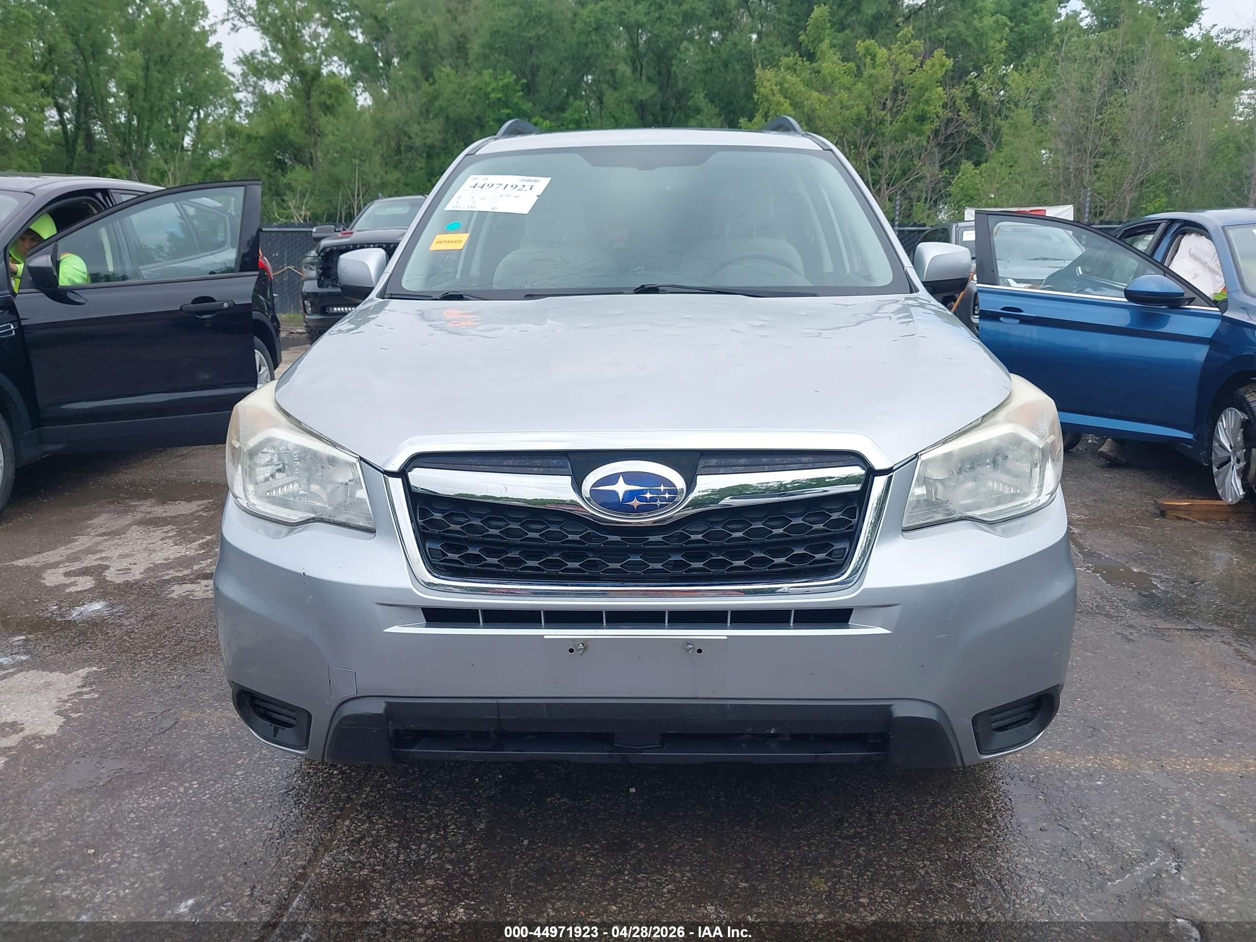 2015 Subaru Forester 2.5i Premium Silver vin: JF2SJADC6FH505701