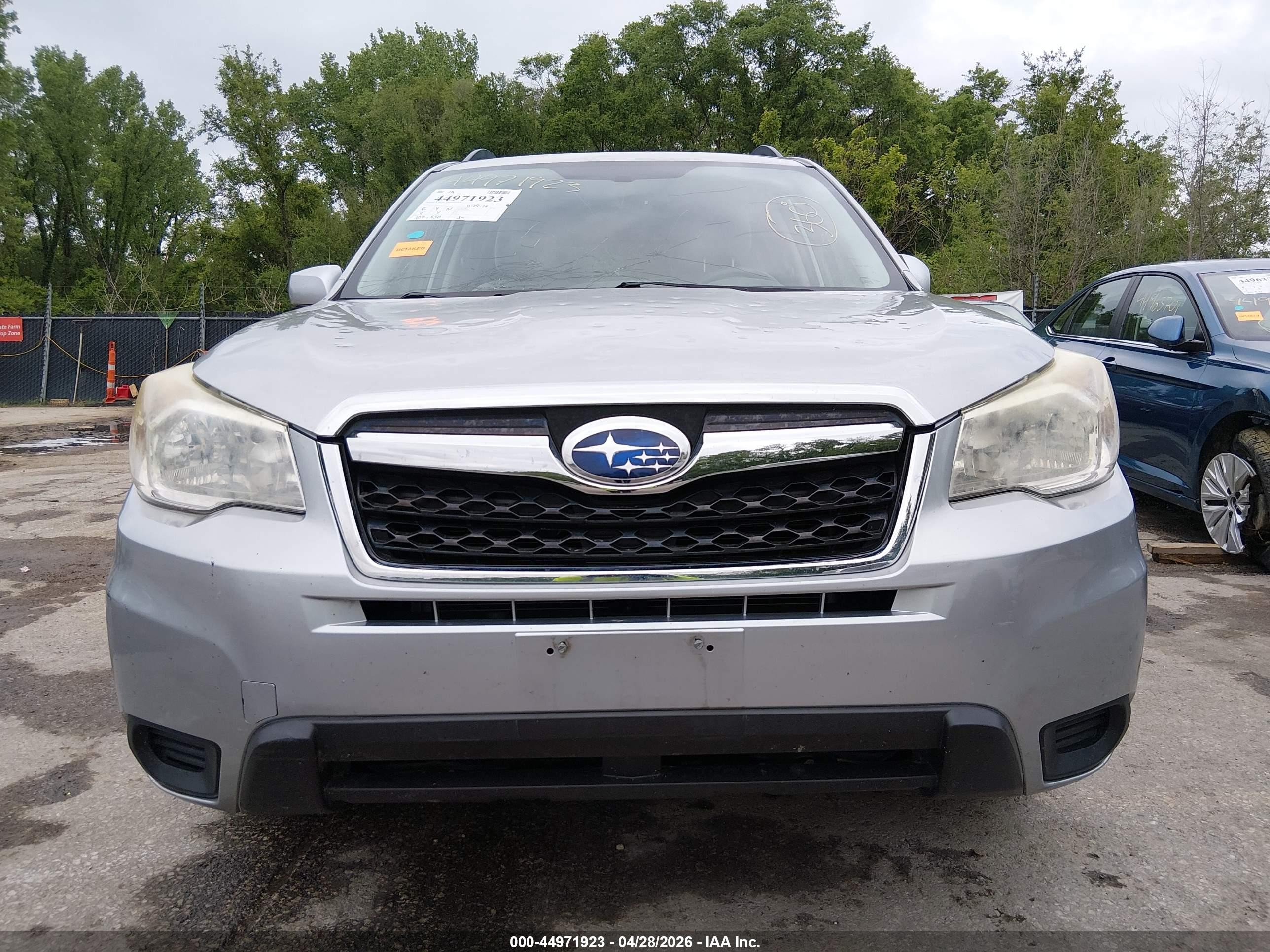 2015 Subaru Forester 2.5i Premium Silver vin: JF2SJADC6FH505701