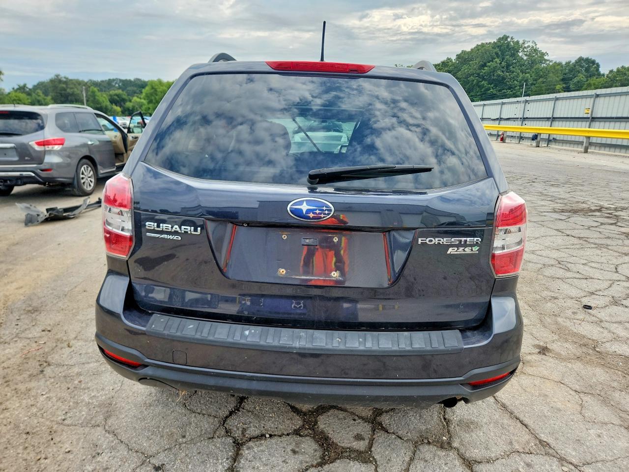 2015 Subaru Forester 2.5i Premium Black vin: JF2SJADC6FH526371