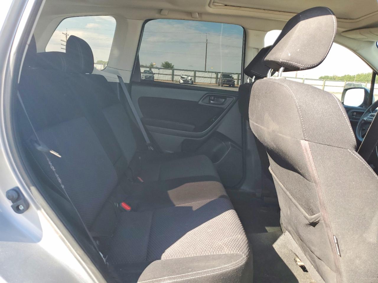 2015 Subaru Forester 2.5i Premium Silver vin: JF2SJADC6FH532509