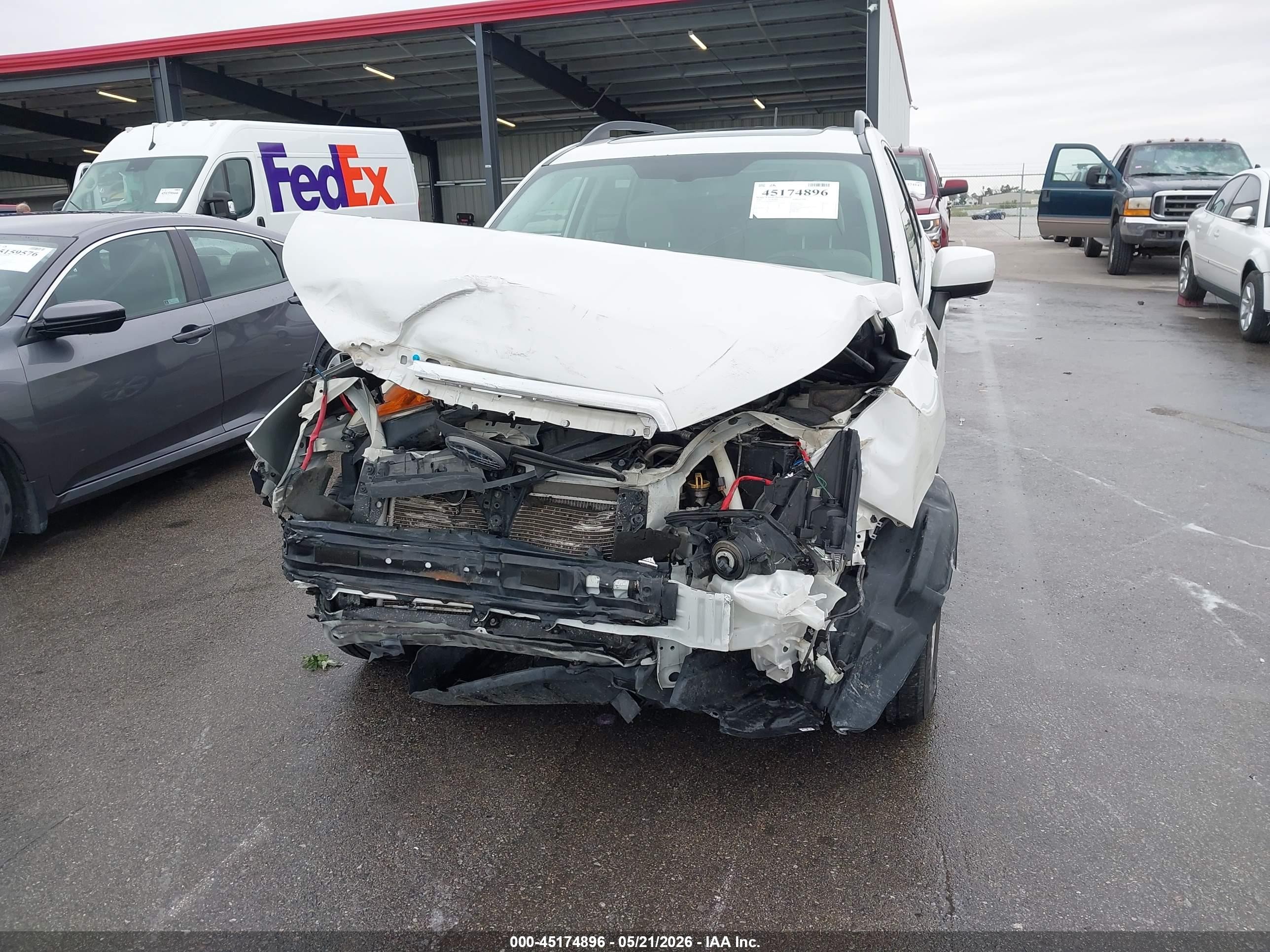 2015 Subaru Forester 2.5i Premium Белый vin: JF2SJADC6FH550721