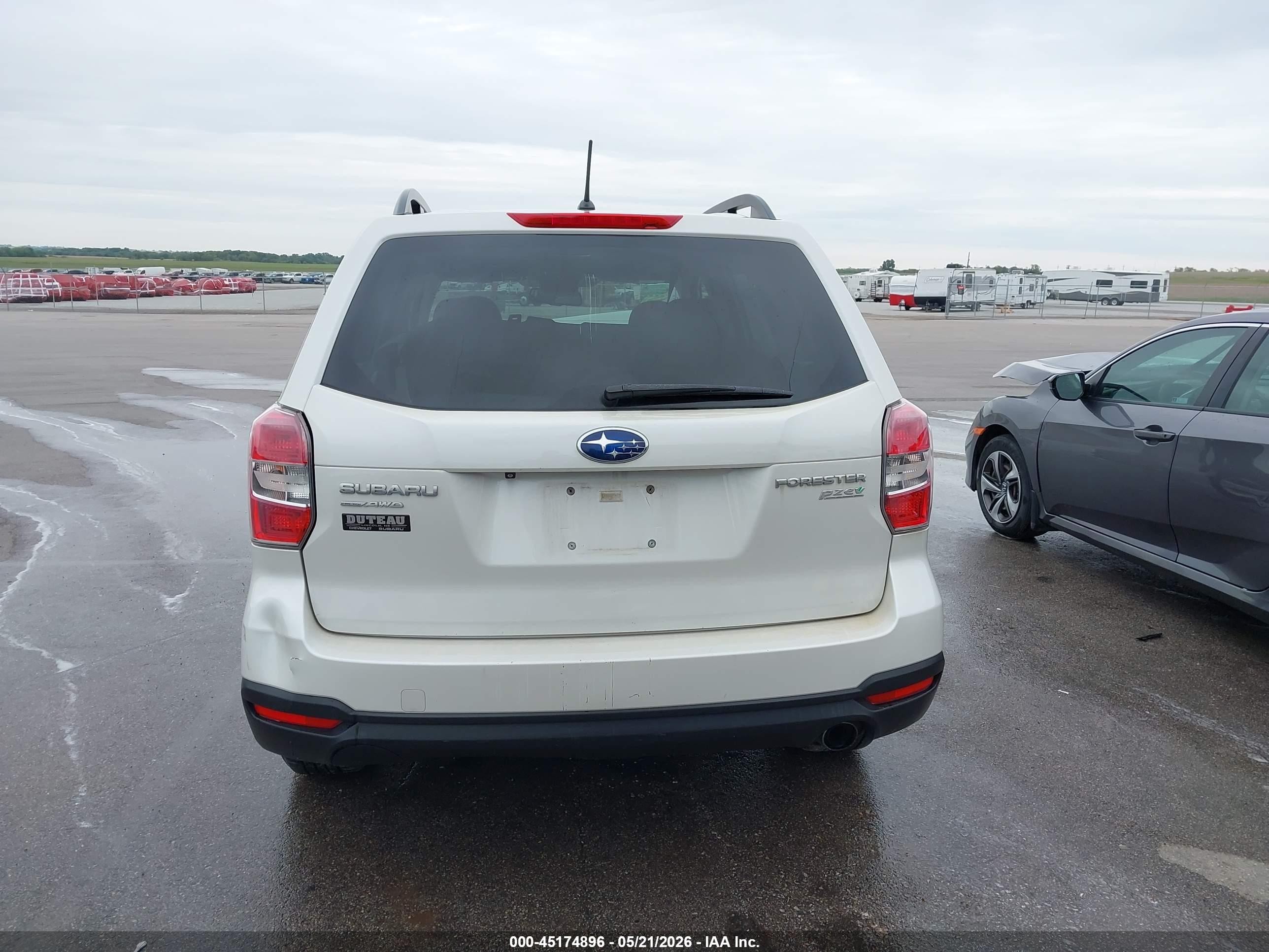 2015 Subaru Forester 2.5i Premium Белый vin: JF2SJADC6FH550721