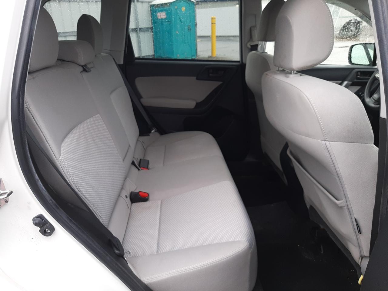 2015 Subaru Forester 2.5i Premium White vin: JF2SJADC6FH593763
