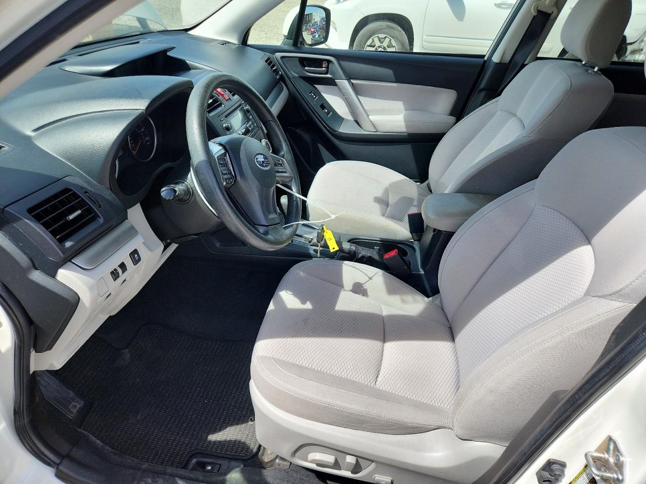 2015 Subaru Forester 2.5i Premium White vin: JF2SJADC6FH593763