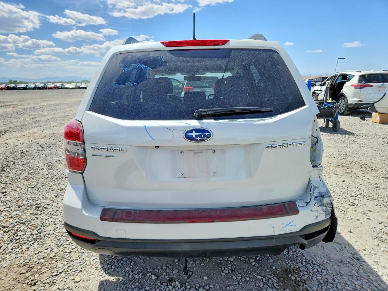 2015 Subaru Forester 2.5i Premium White vin: JF2SJADC6FH593763