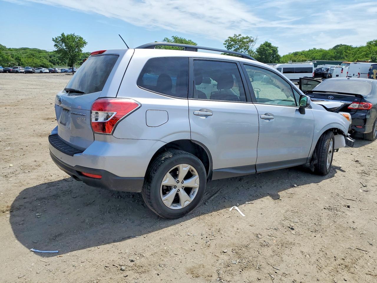 2015 Subaru Forester 2.5i Premium Silver vin: JF2SJADC6FH802337