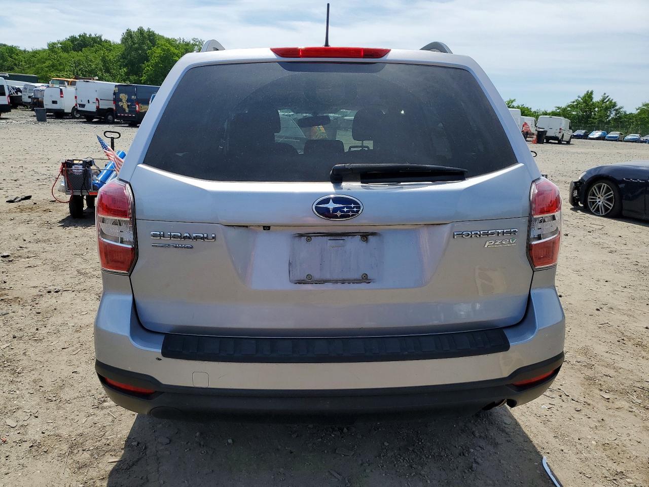 2015 Subaru Forester 2.5i Premium Silver vin: JF2SJADC6FH802337