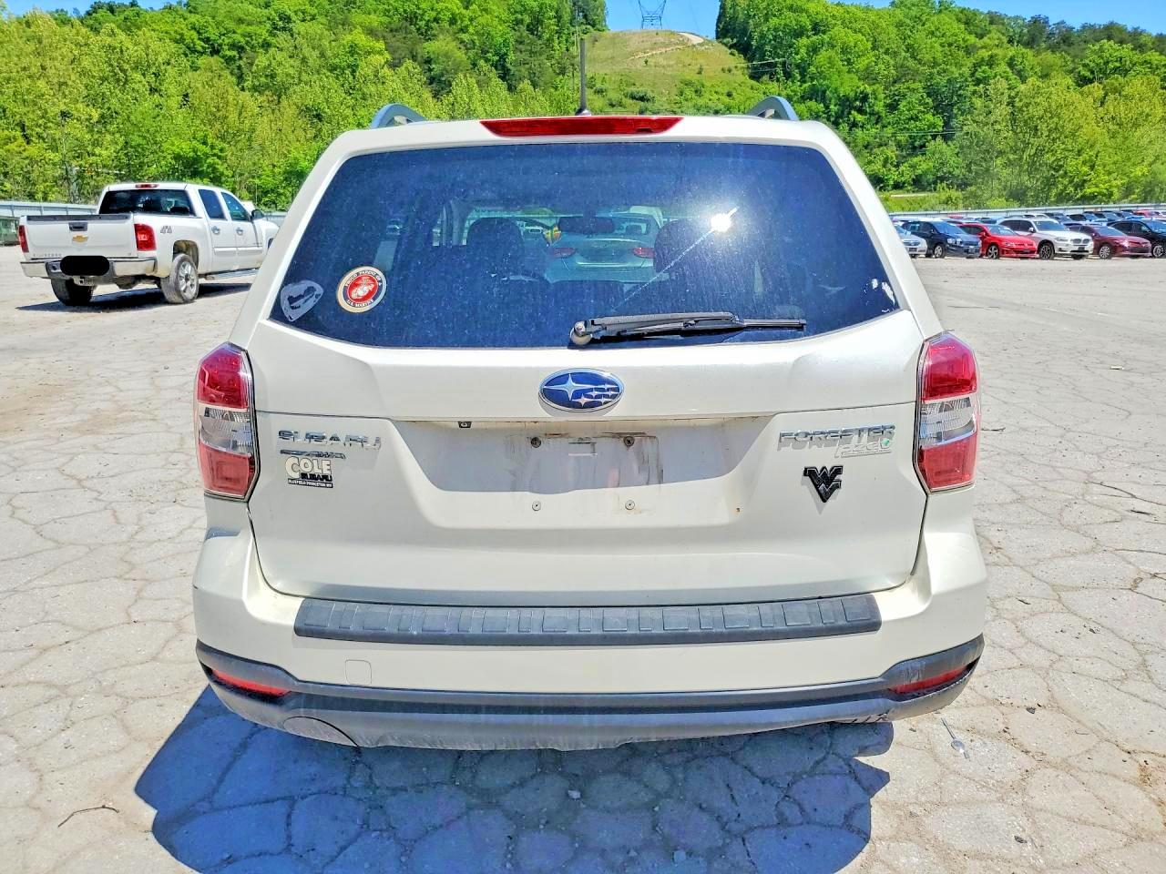 2015 Subaru Forester 2.5i Premium White vin: JF2SJADC6FH813922