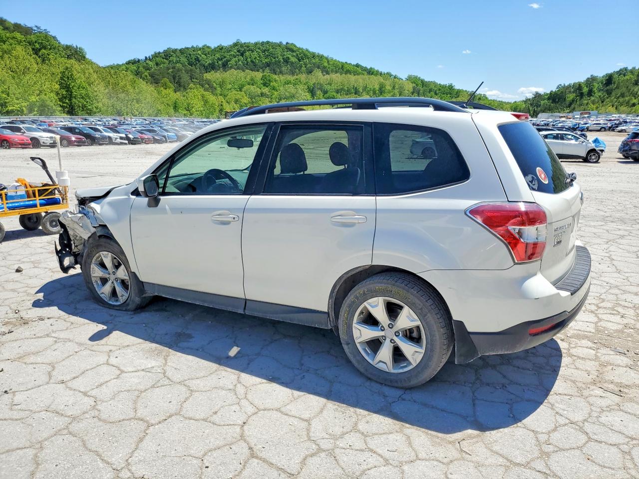 2015 Subaru Forester 2.5i Premium White vin: JF2SJADC6FH813922