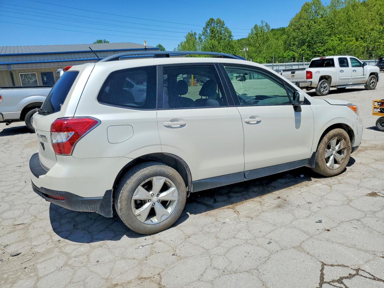 2015 Subaru Forester 2.5i Premium White vin: JF2SJADC6FH813922