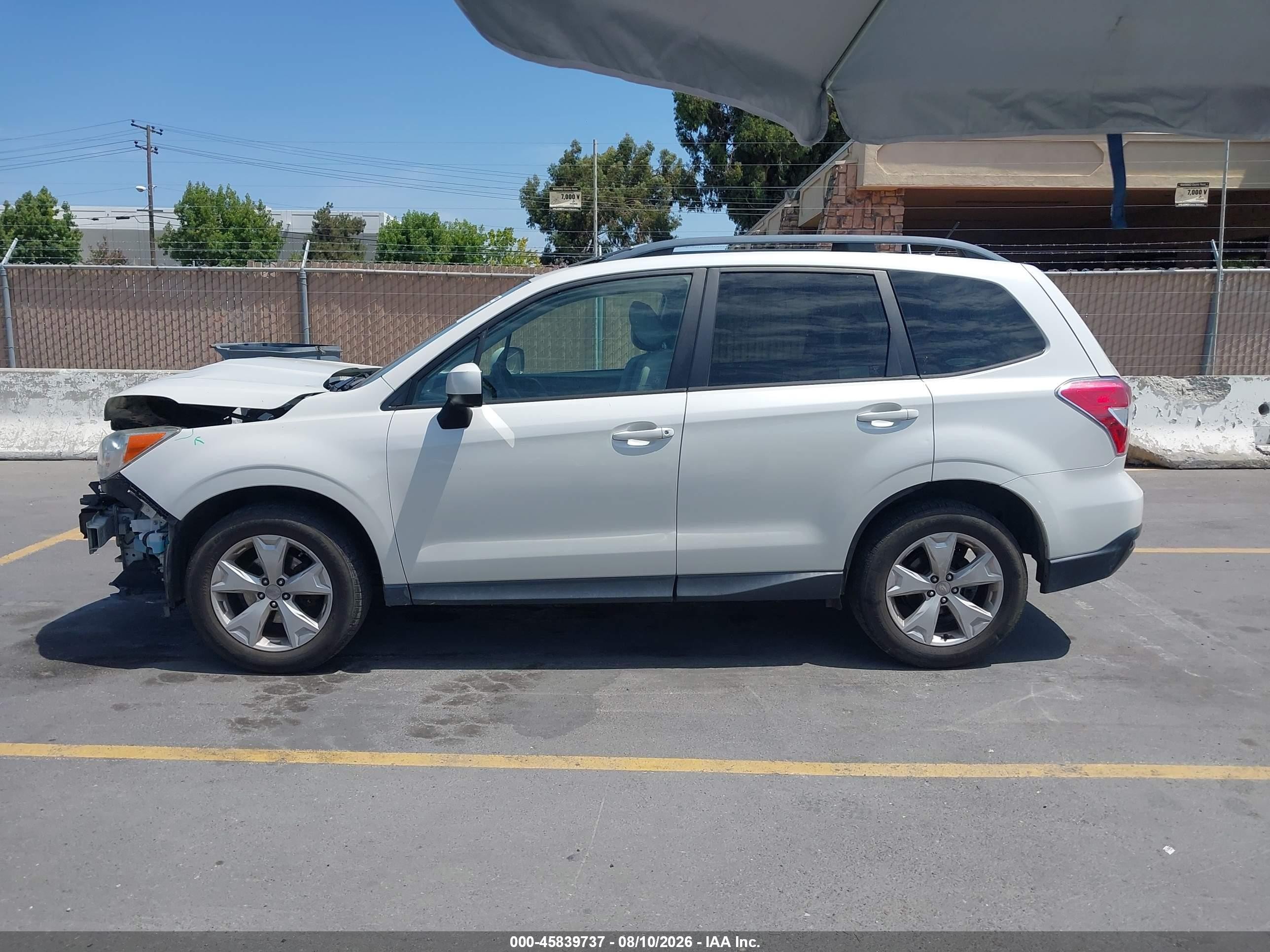 2015 Subaru Forester 2.5i Premium Белый vin: JF2SJADC7FG410098